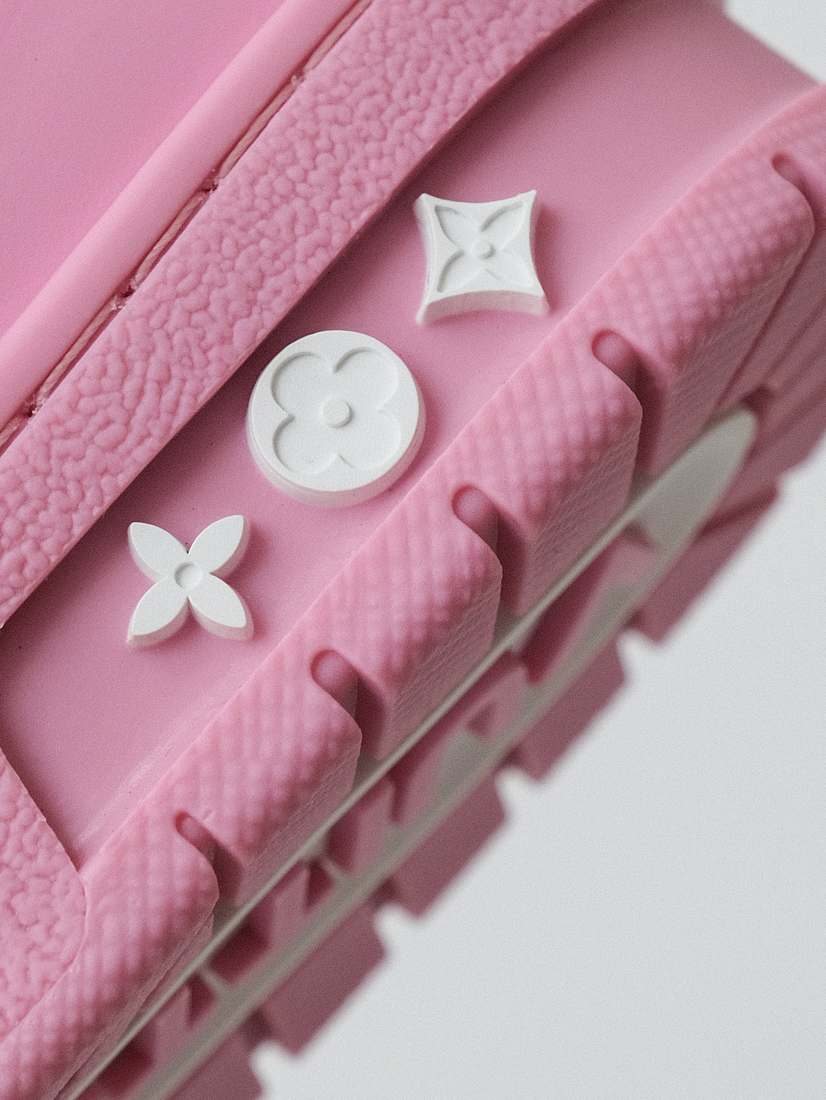 LOUIS VUITTON Trainer cow leather ladies pink.