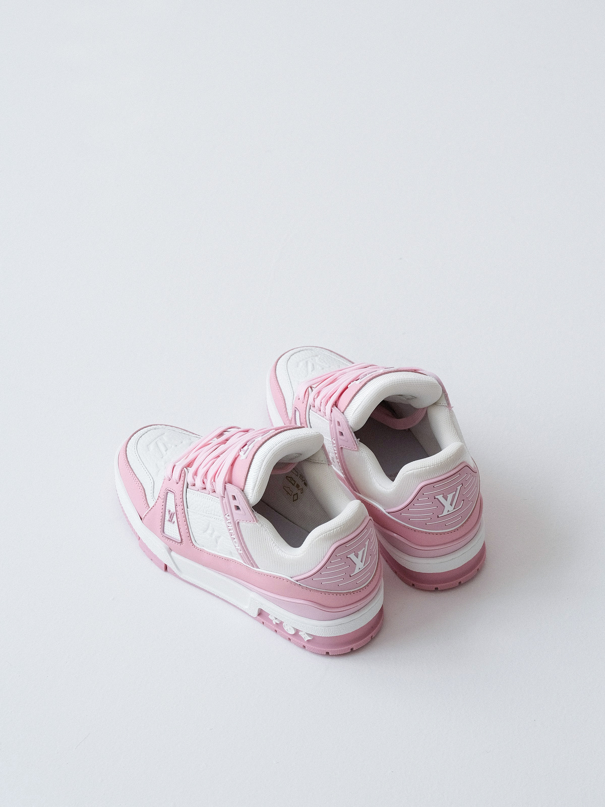 LV Trainer cherry blossom powder
