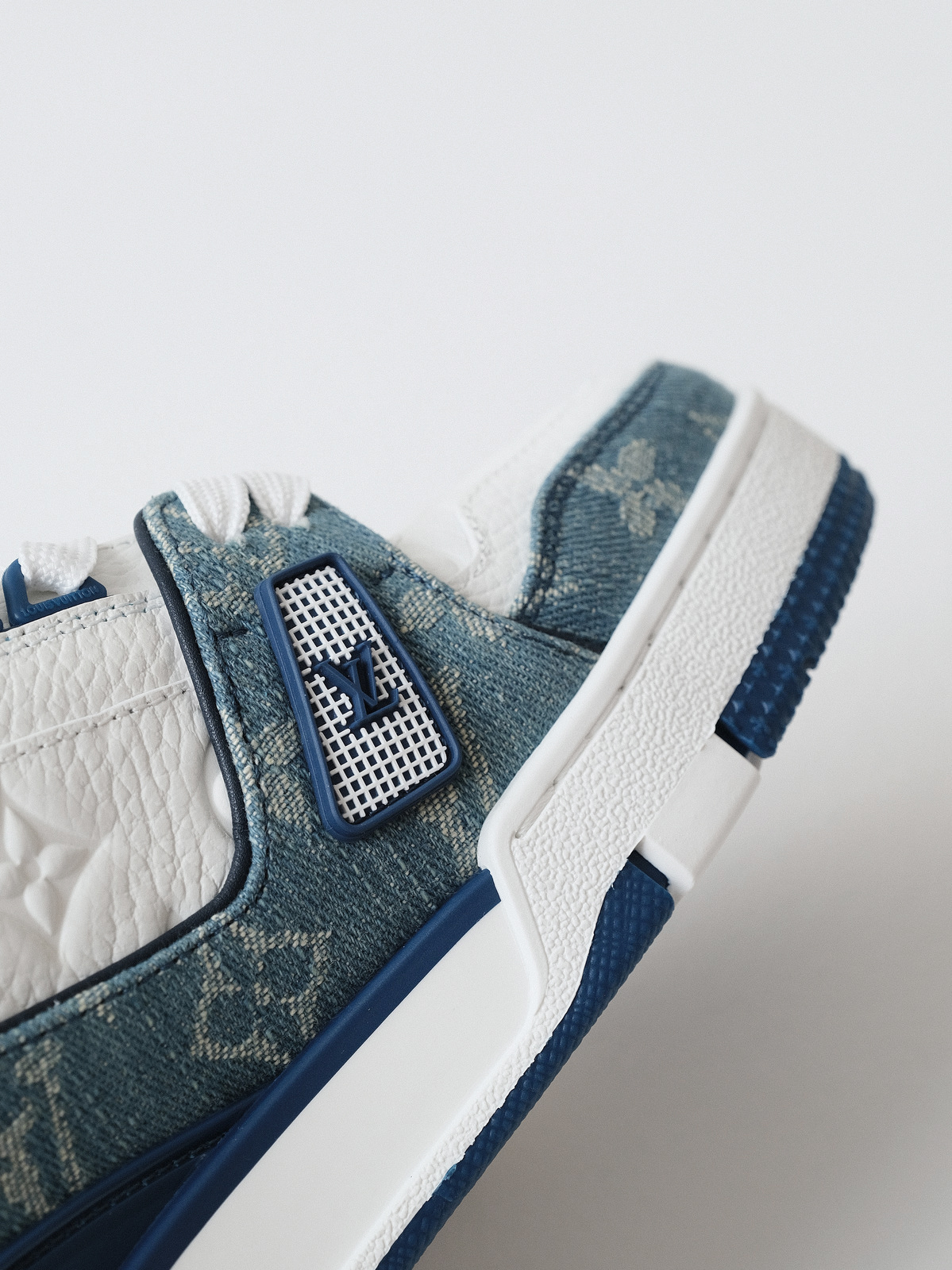 LOUIS VUITTON Trainer denim blue