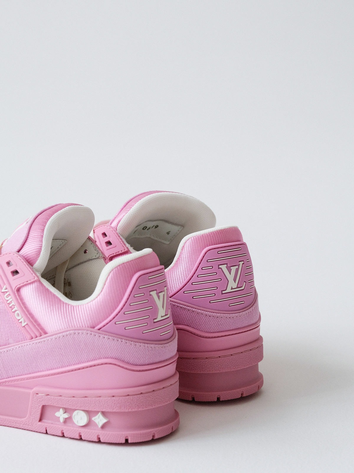 LOUIS VUITTON Trainer cow leather ladies pink.