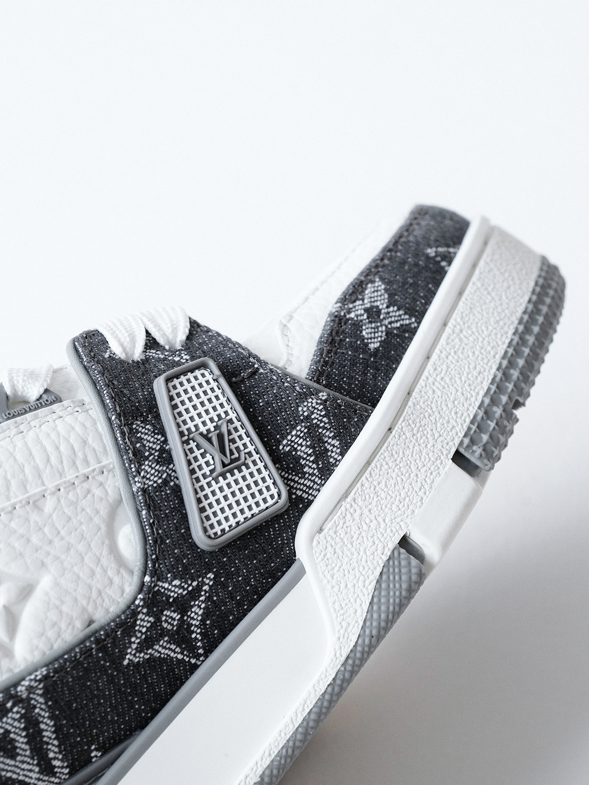 LV trainer Denmark's new/new color matching denim grey sneakers