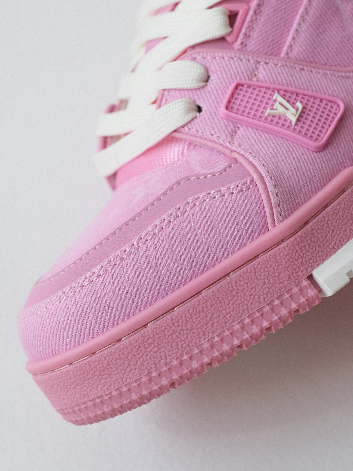 LOUIS VUITTON Trainer cow leather ladies pink.