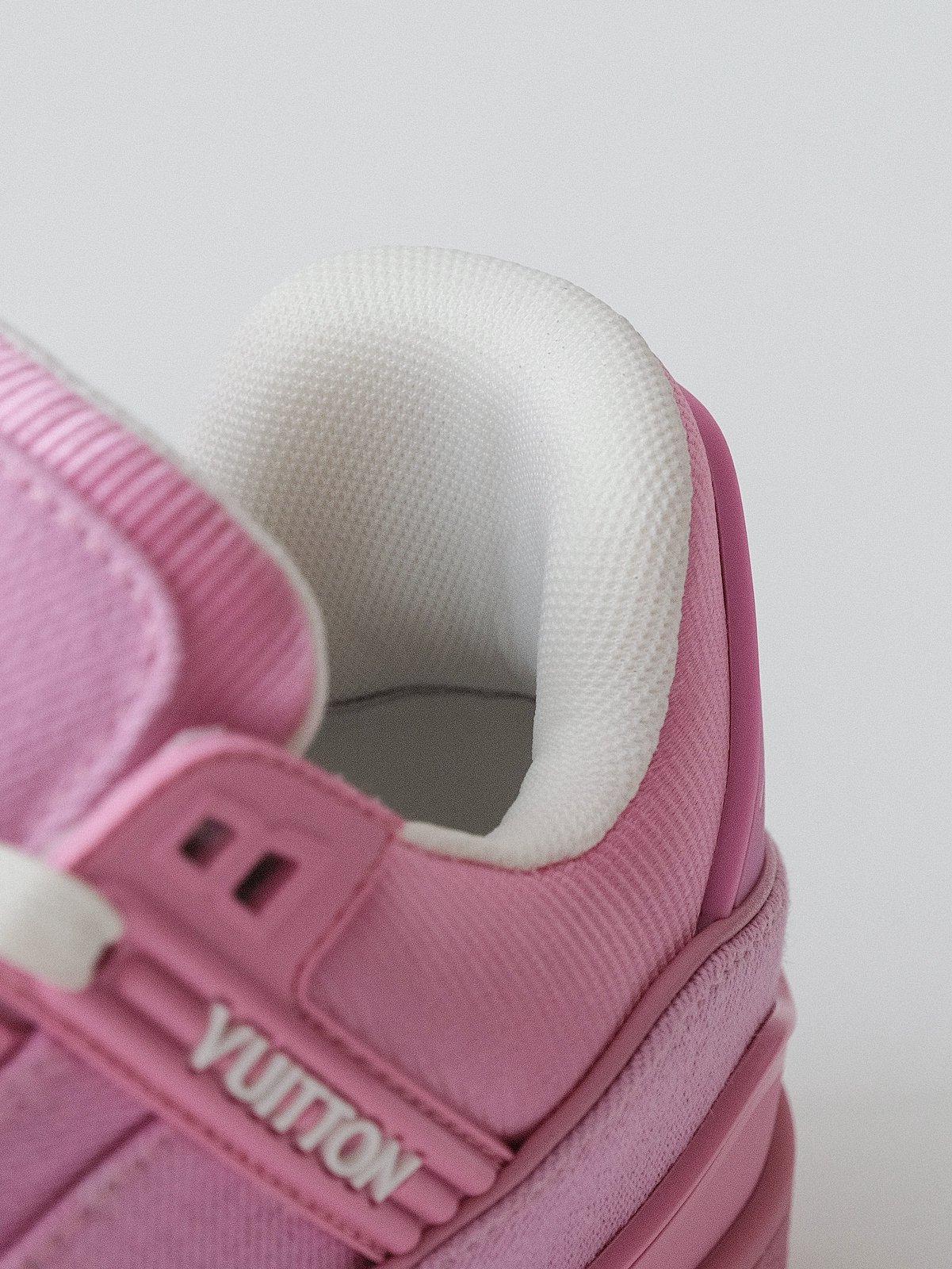 LOUIS VUITTON Trainer cow leather ladies pink.