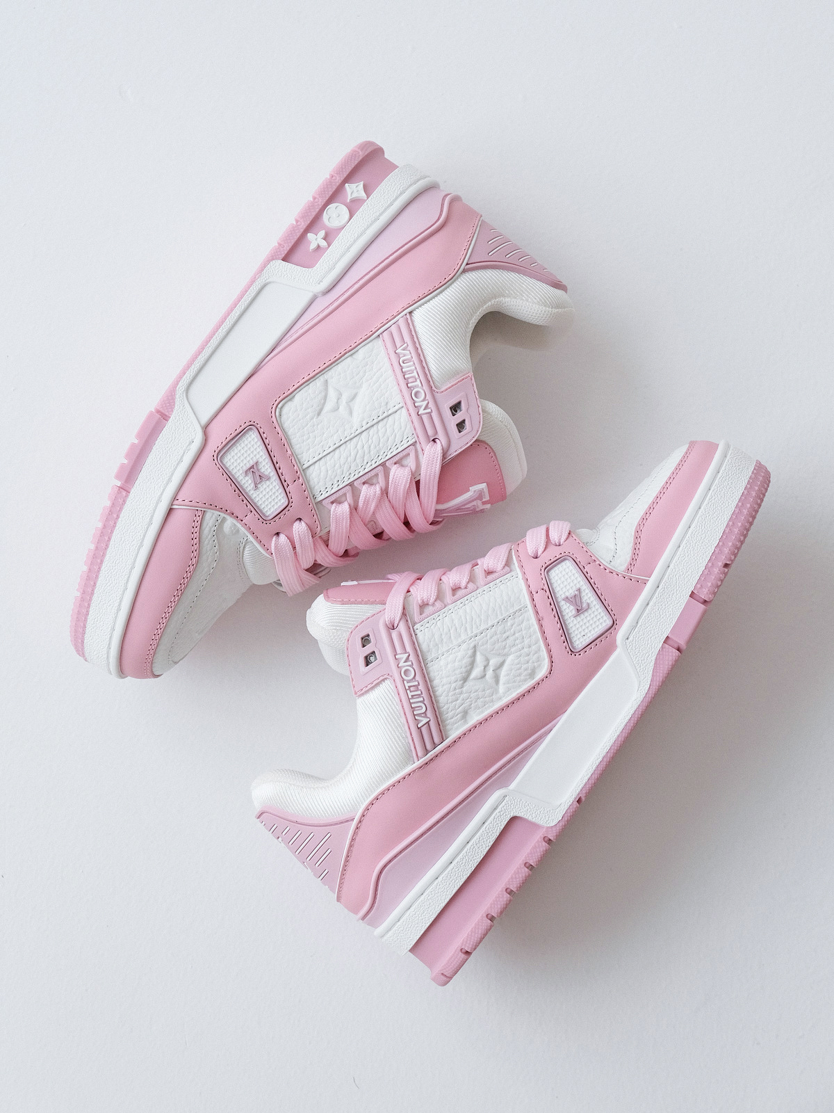 LV Trainer cherry blossom powder