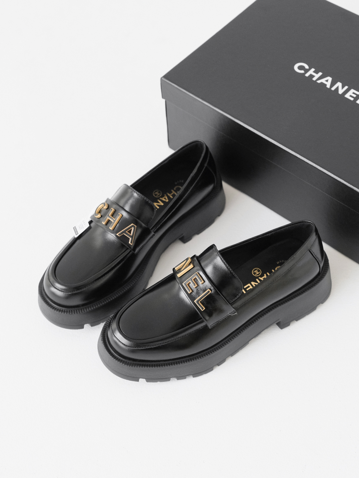 Xiaoxiang loafers