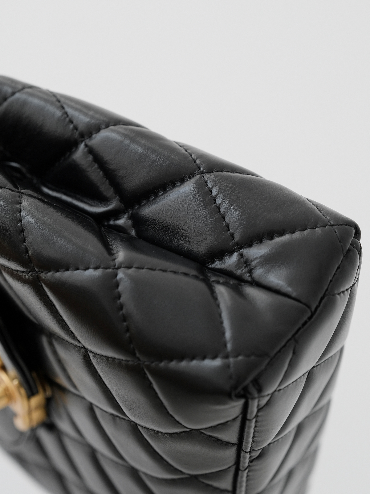 𝗞𝗲𝗹𝗹𝘆 𝗺𝗶𝗻𝗶