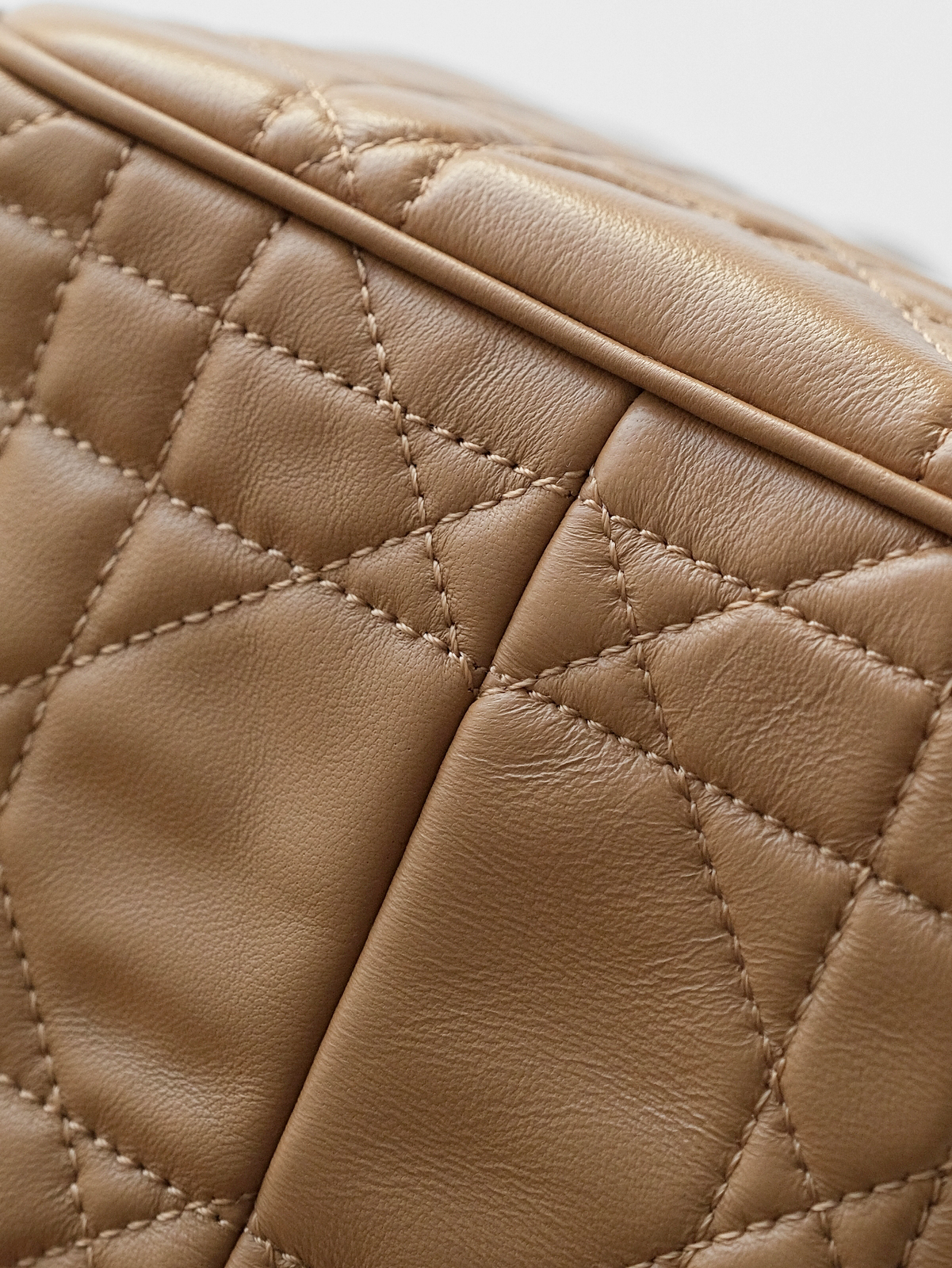 𝗗*𝗢𝗥 𝗗-𝗠𝗢𝗧𝗜𝗢𝗡 Small milk tea color