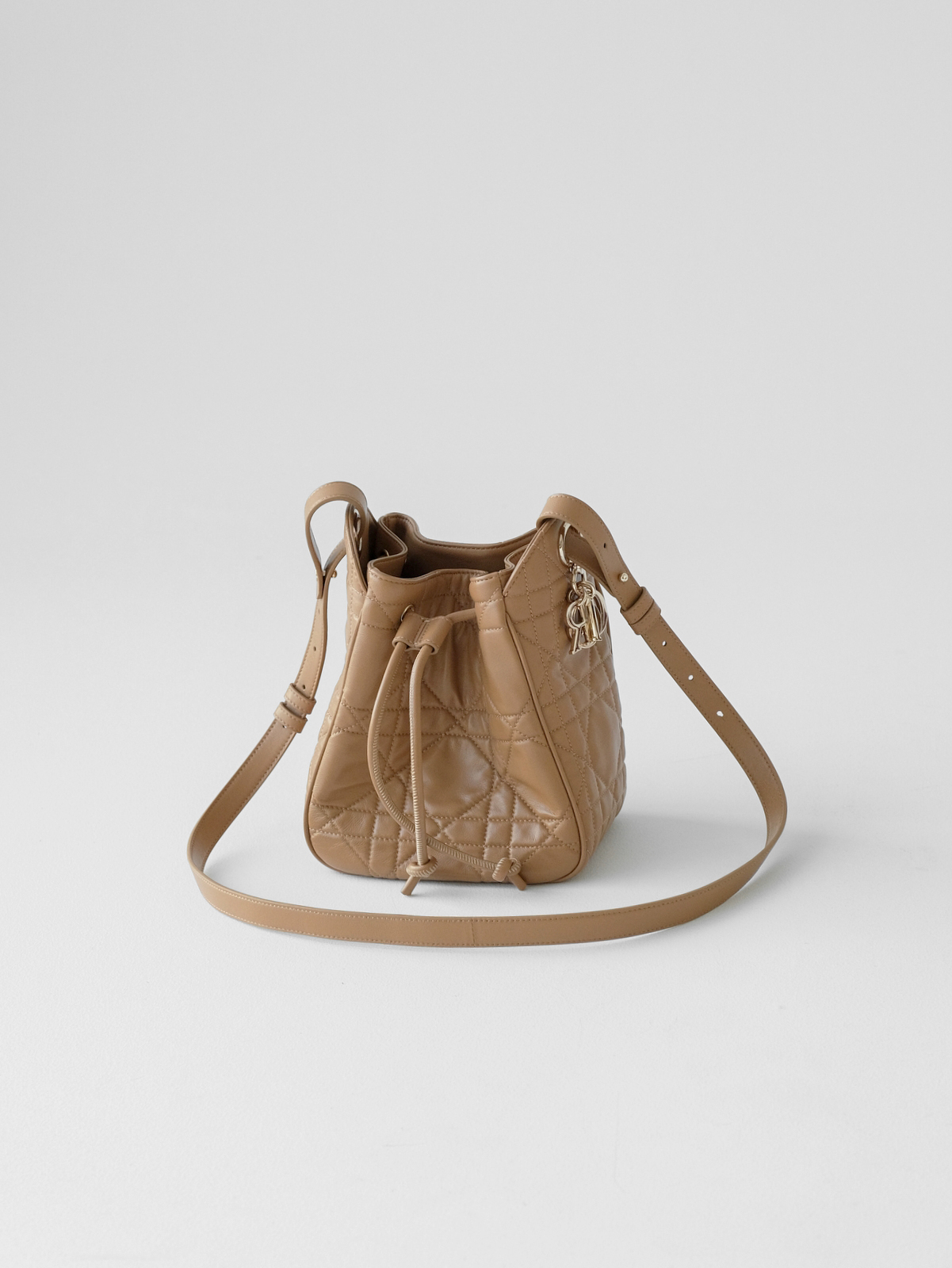 𝗗*𝗢𝗥 𝗗-𝗠𝗢𝗧𝗜𝗢𝗡 Small milk tea color