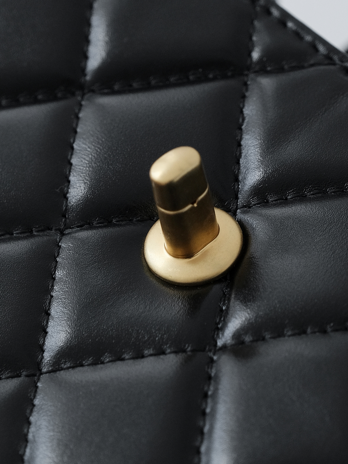 𝗞𝗲𝗹𝗹𝘆 𝗺𝗶𝗻𝗶