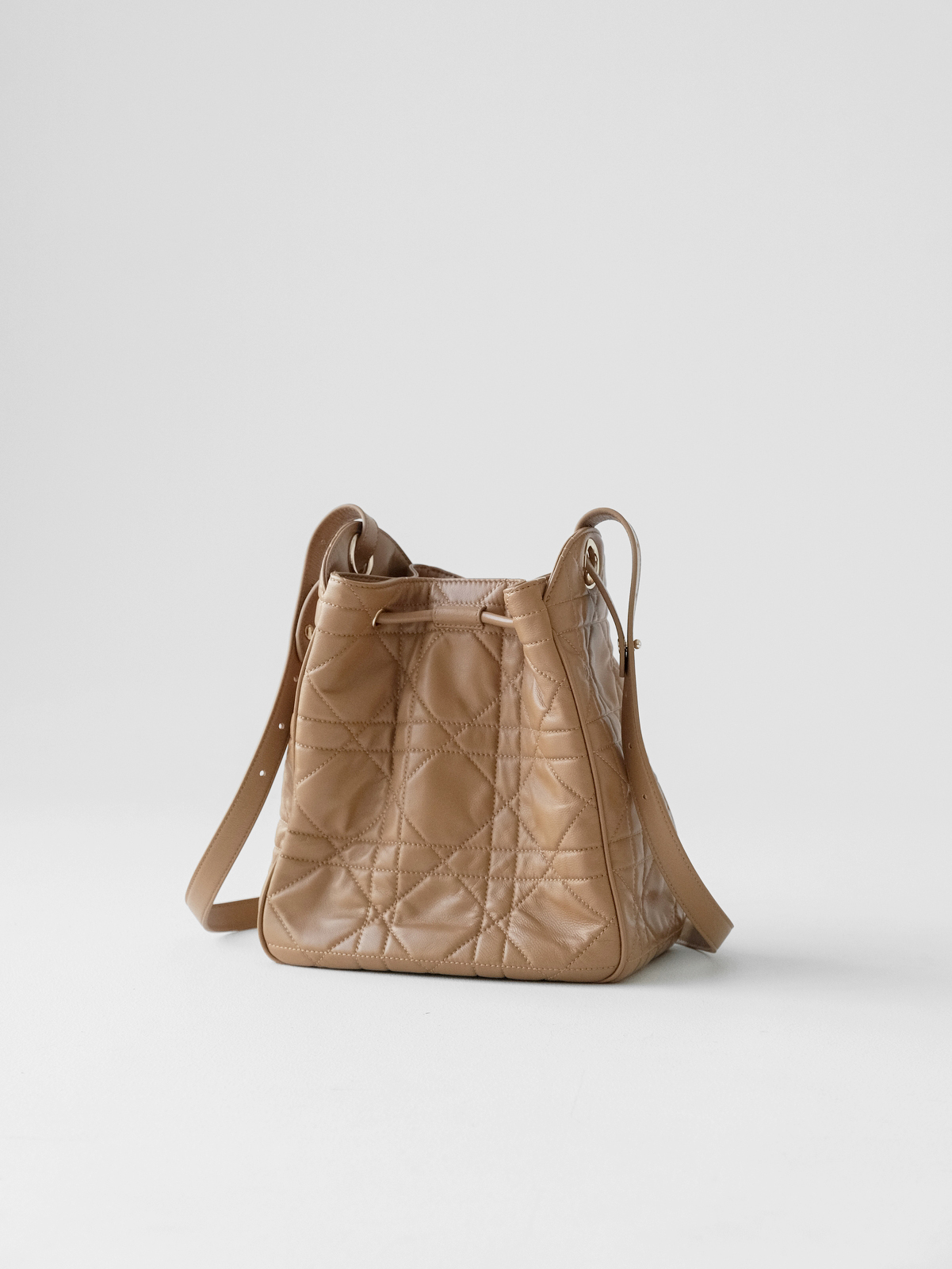 𝗗*𝗢𝗥 𝗗-𝗠𝗢𝗧𝗜𝗢𝗡 Small milk tea color