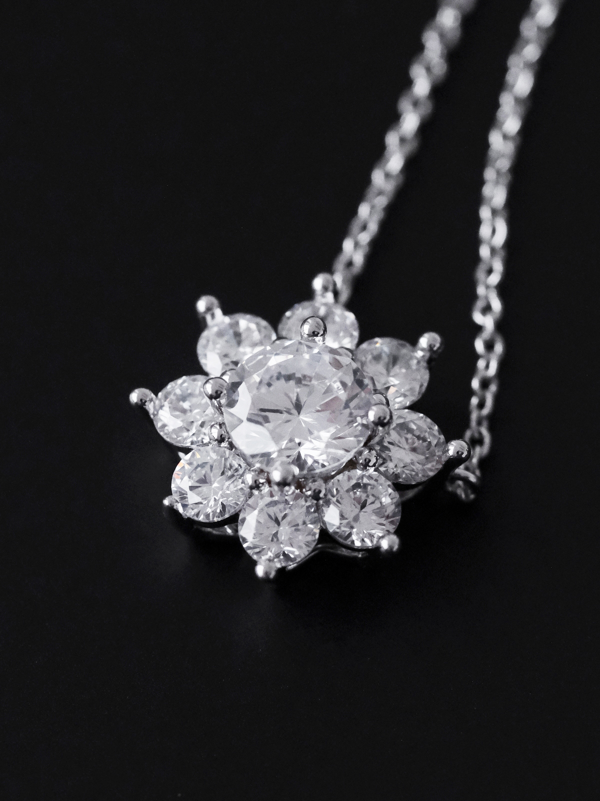 HARRY  WINSTON  Sunflower necklace