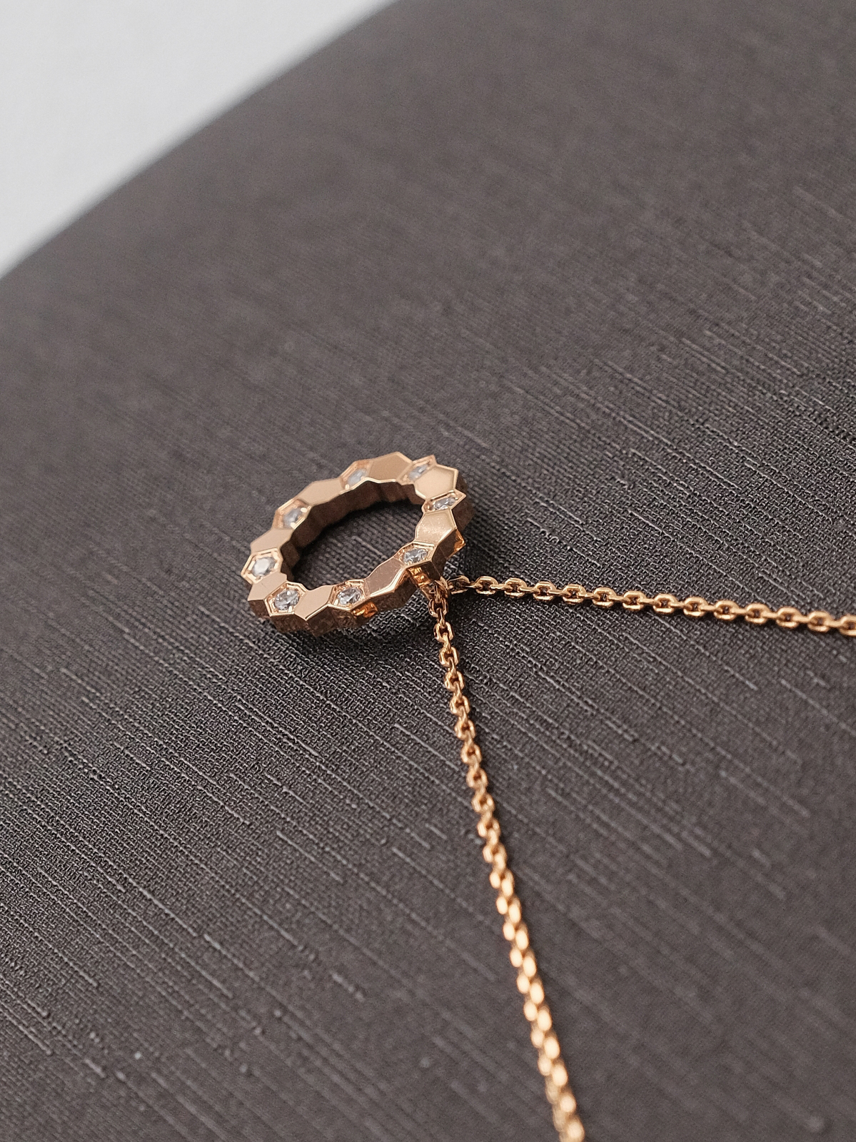 Ring pendant necklace