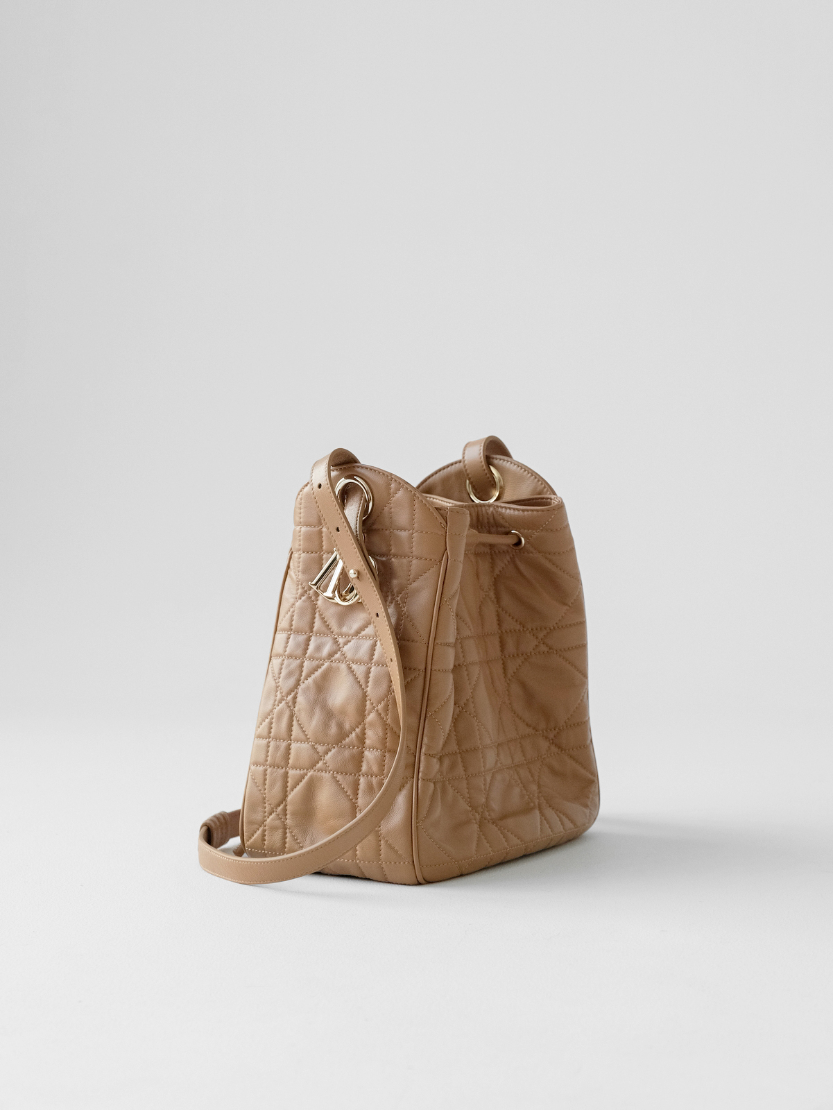 𝗗*𝗢𝗥 𝗗-𝗠𝗢𝗧𝗜𝗢𝗡 Small milk tea color