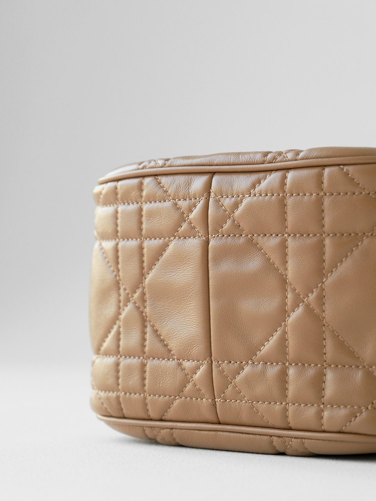 𝗗*𝗢𝗥 𝗗-𝗠𝗢𝗧𝗜𝗢𝗡 Small milk tea color