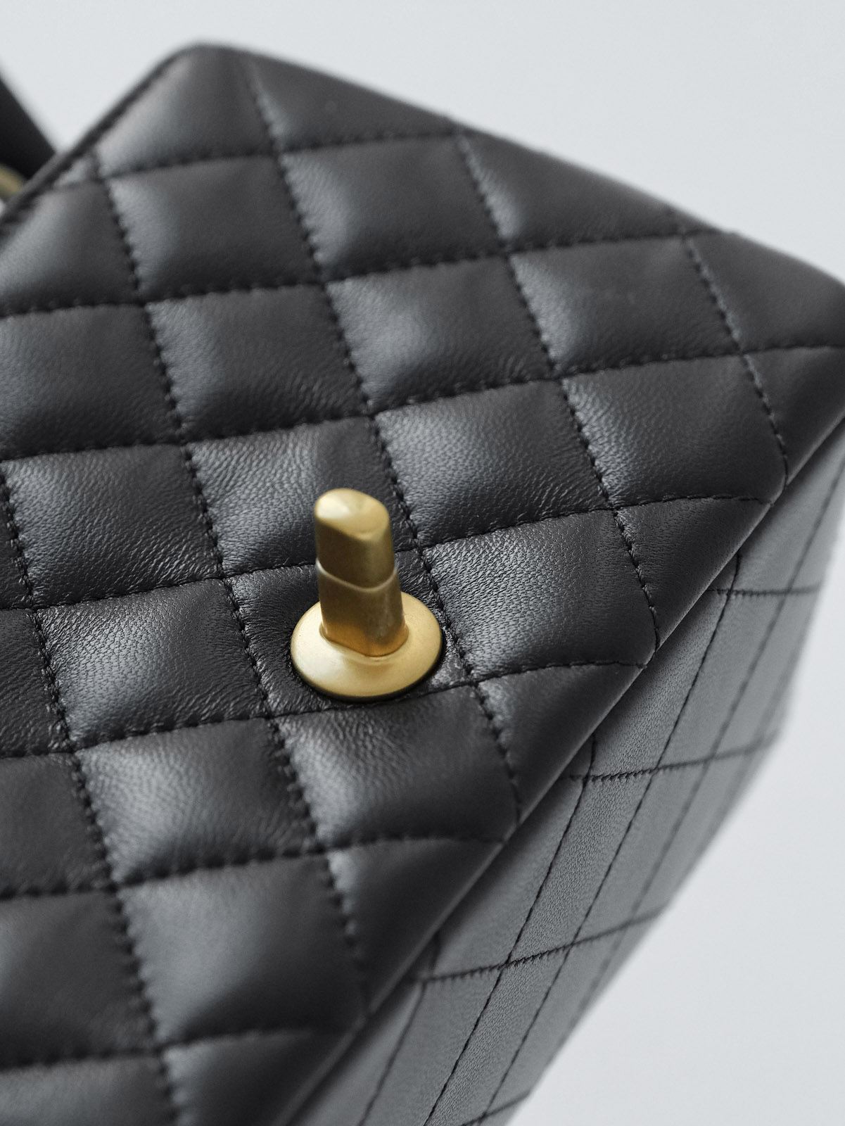 Chanel golden ball square fat man