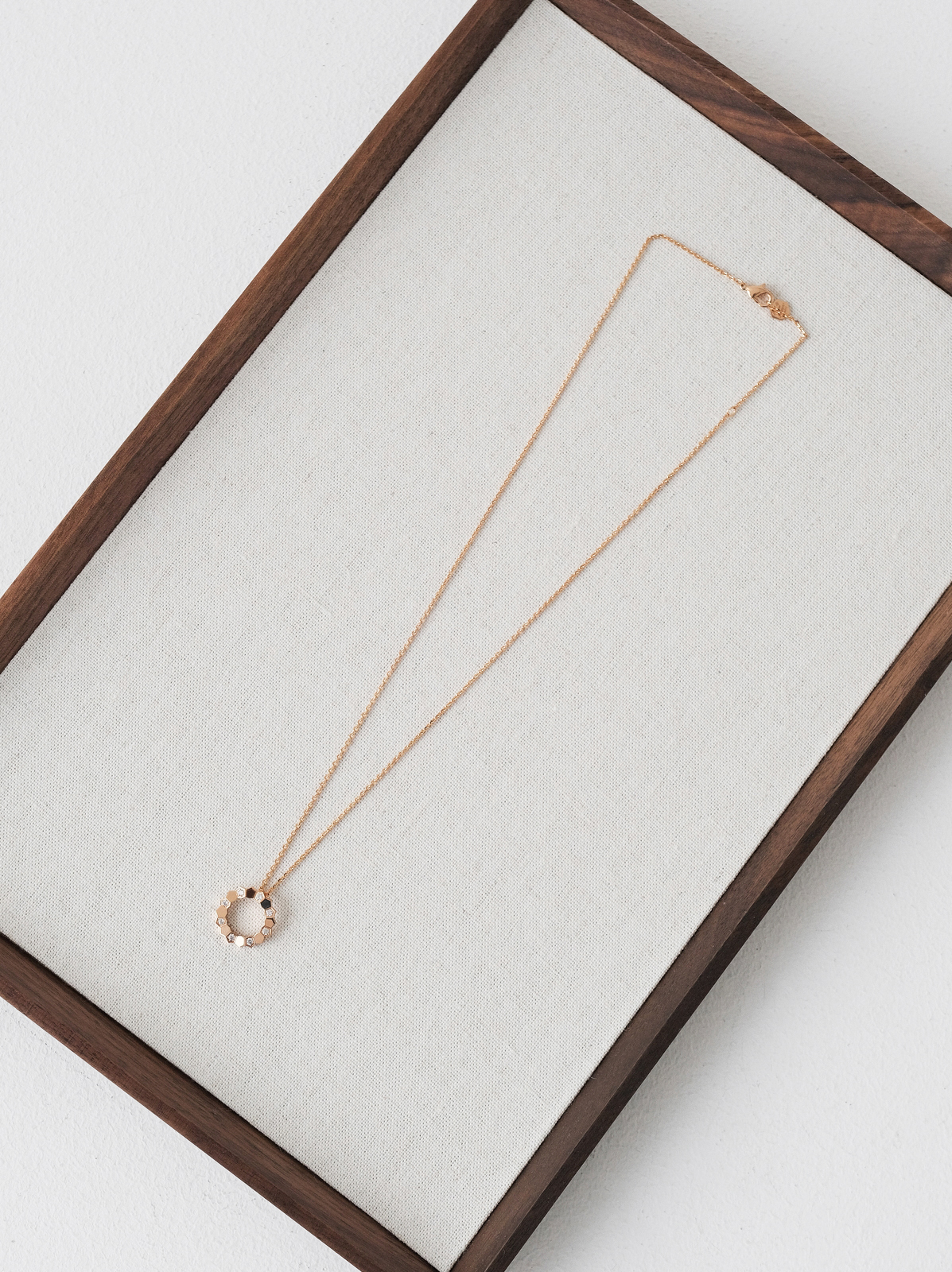 Ring pendant necklace