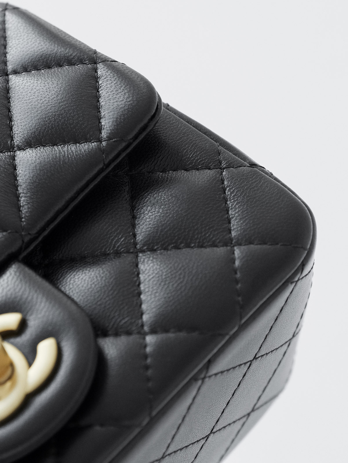 Chanel golden ball square fat man