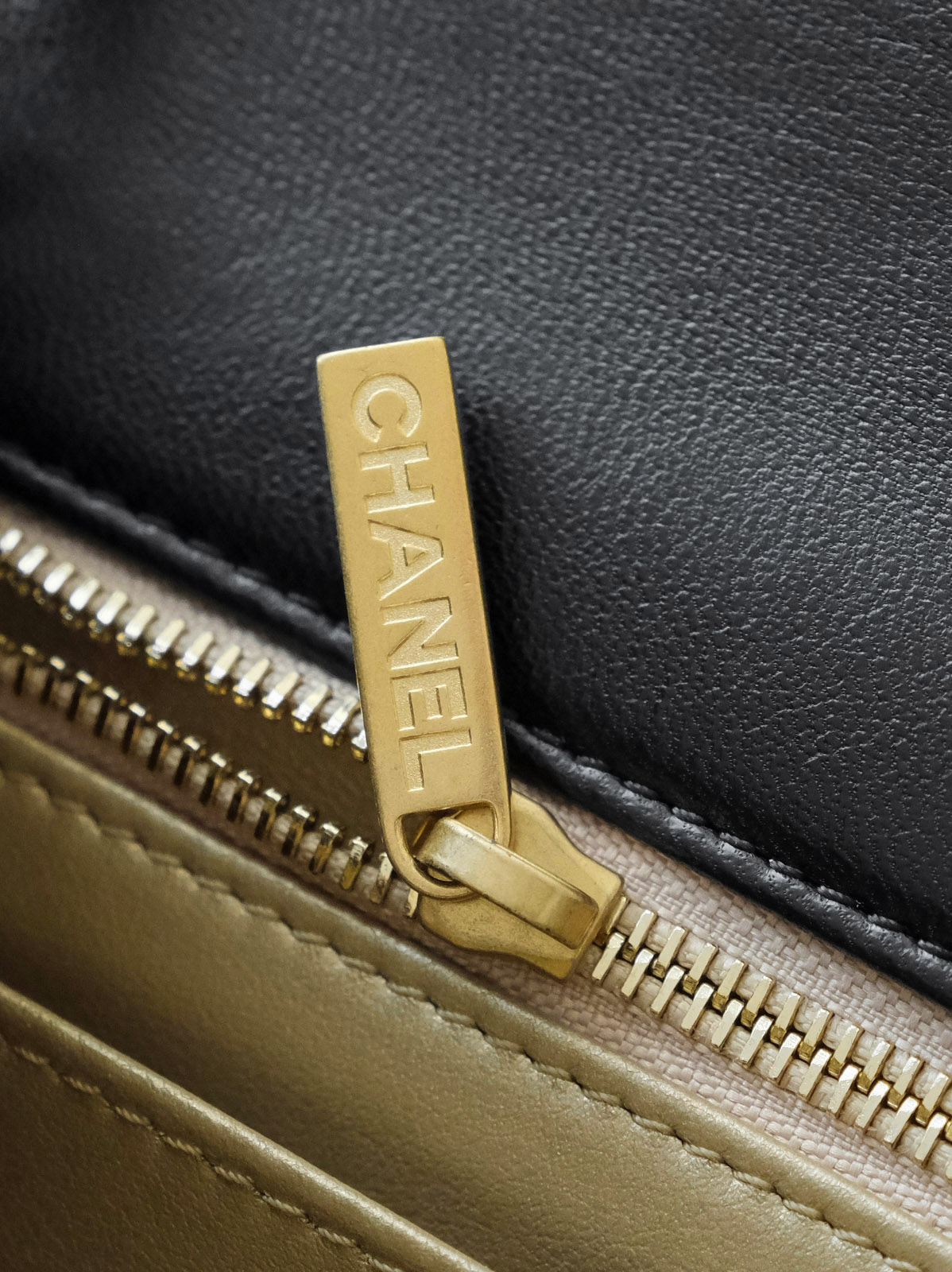 Chanel golden ball square fat man