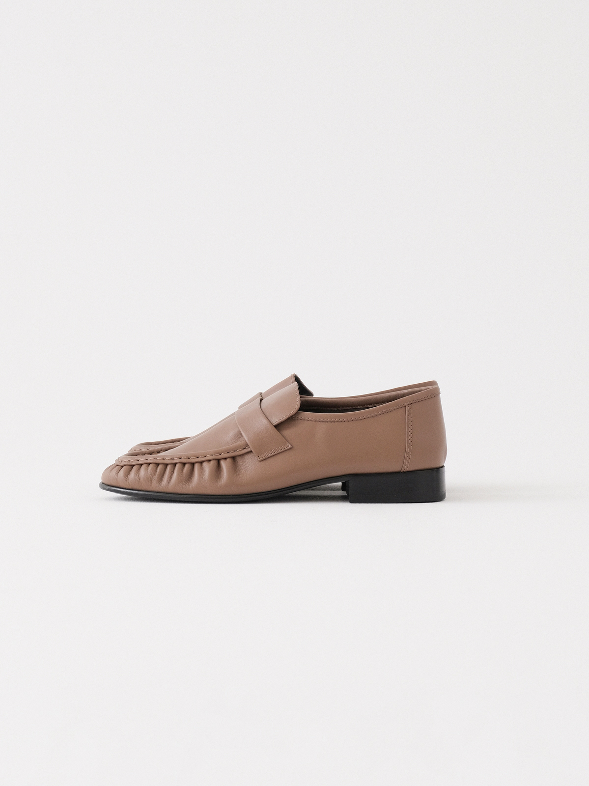 The row super cattle loafers