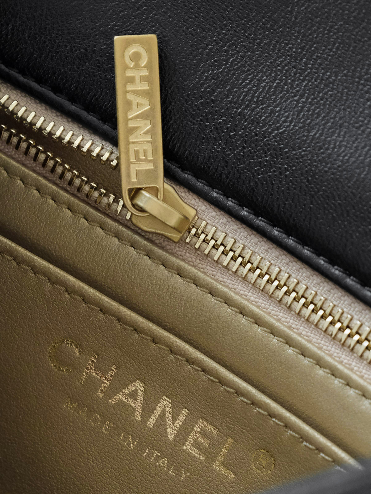 Chanel golden ball square fat man