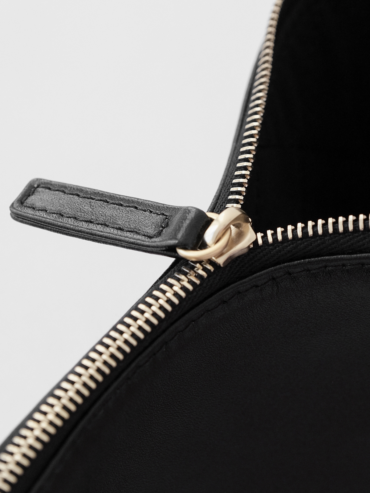 Chanel garbage bag medium