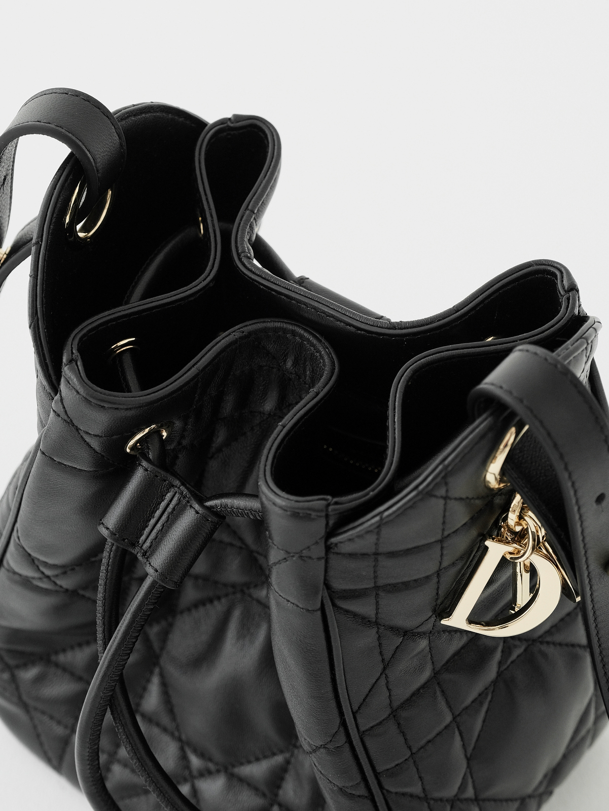 𝗗*𝗢𝗥 𝗗-𝗠𝗢𝗧𝗜𝗢𝗡  Black