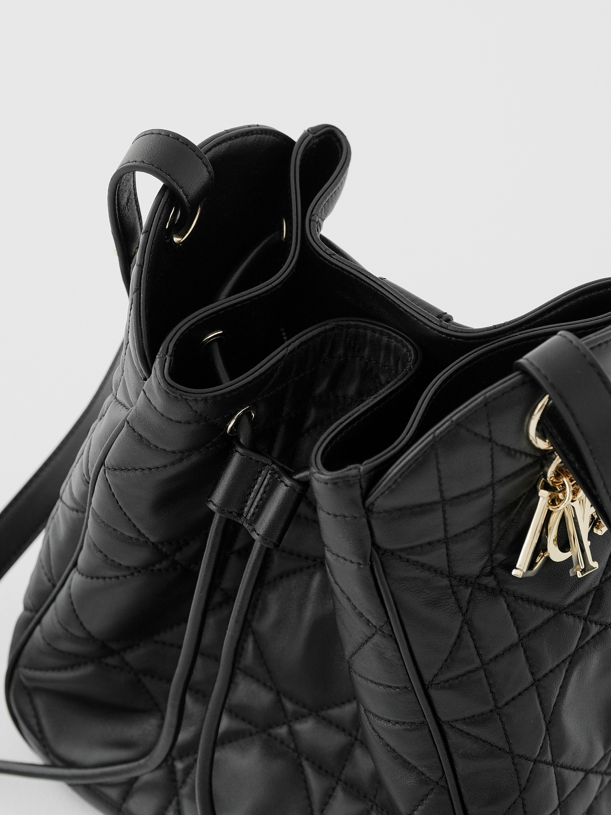 𝗗*𝗢𝗥 𝗗-𝗠𝗢𝗧𝗜𝗢𝗡  Black