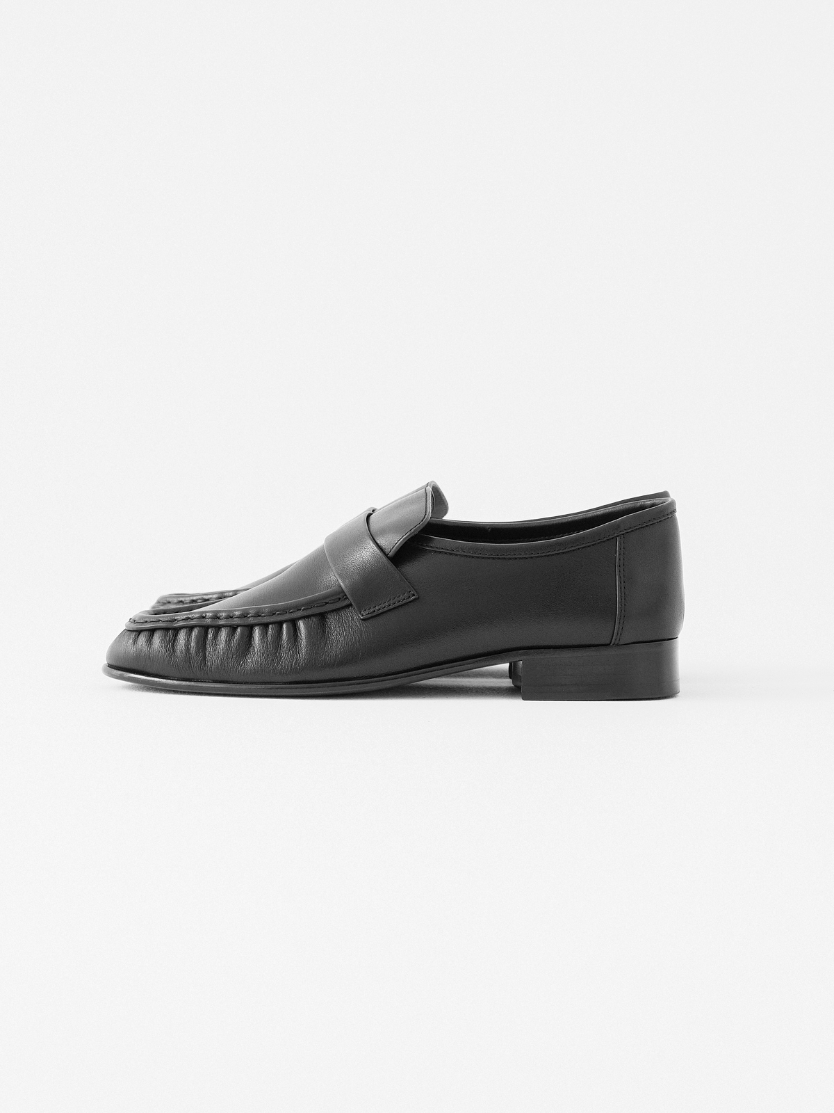 The row super cattle loafers