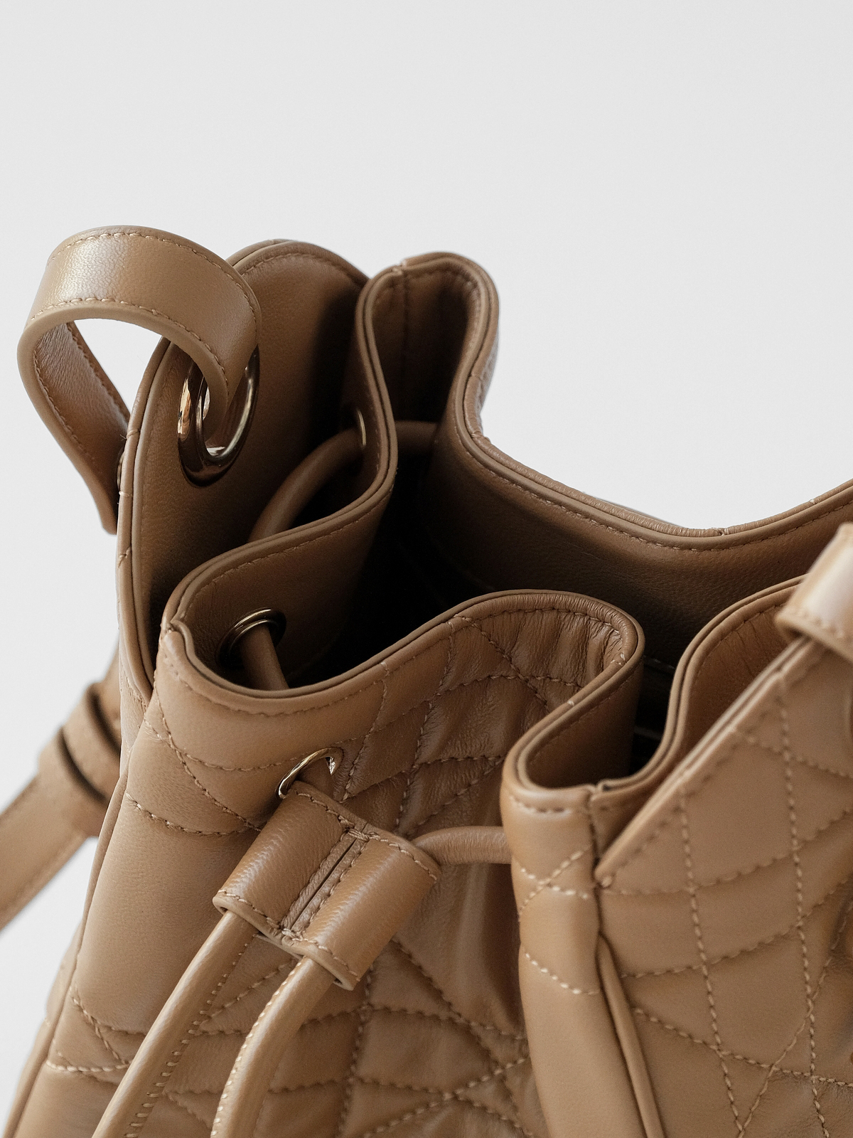 𝗗*𝗢𝗥 𝗗-𝗠𝗢𝗧𝗜𝗢𝗡 Small milk tea color