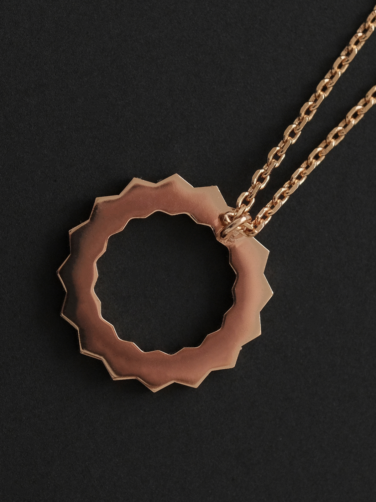 Ring pendant necklace