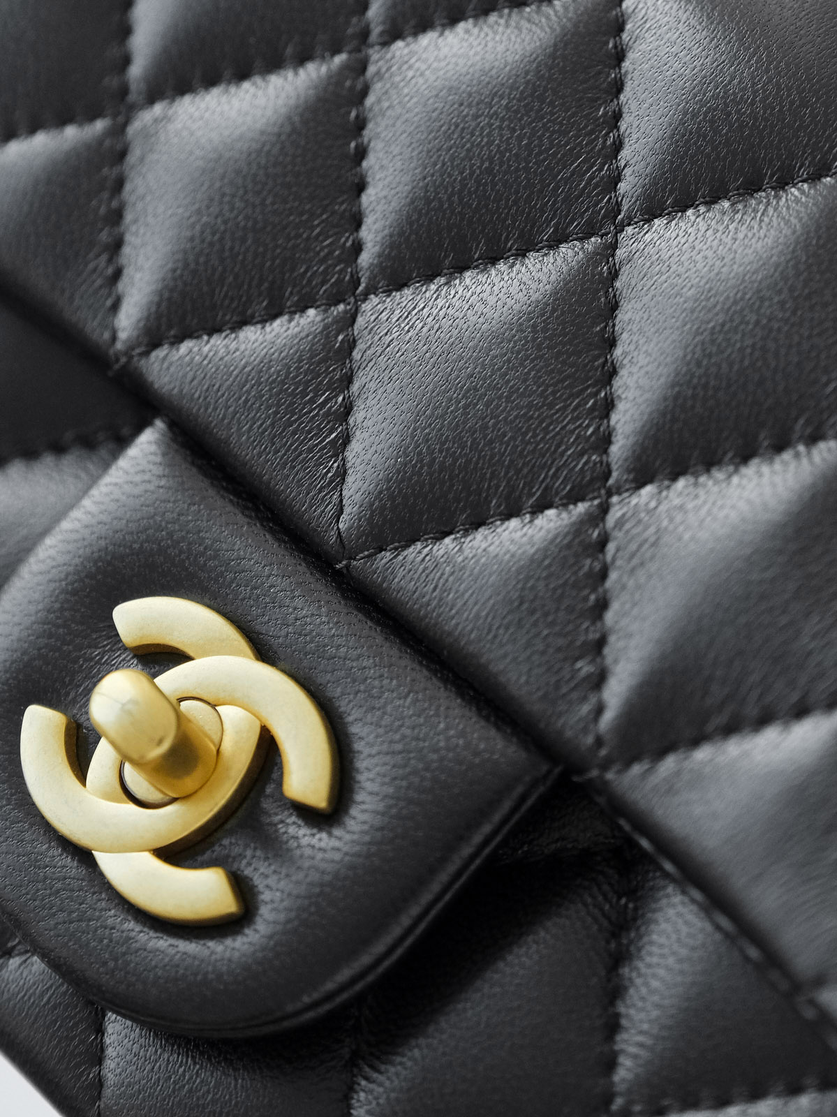 Chanel golden ball square fat man