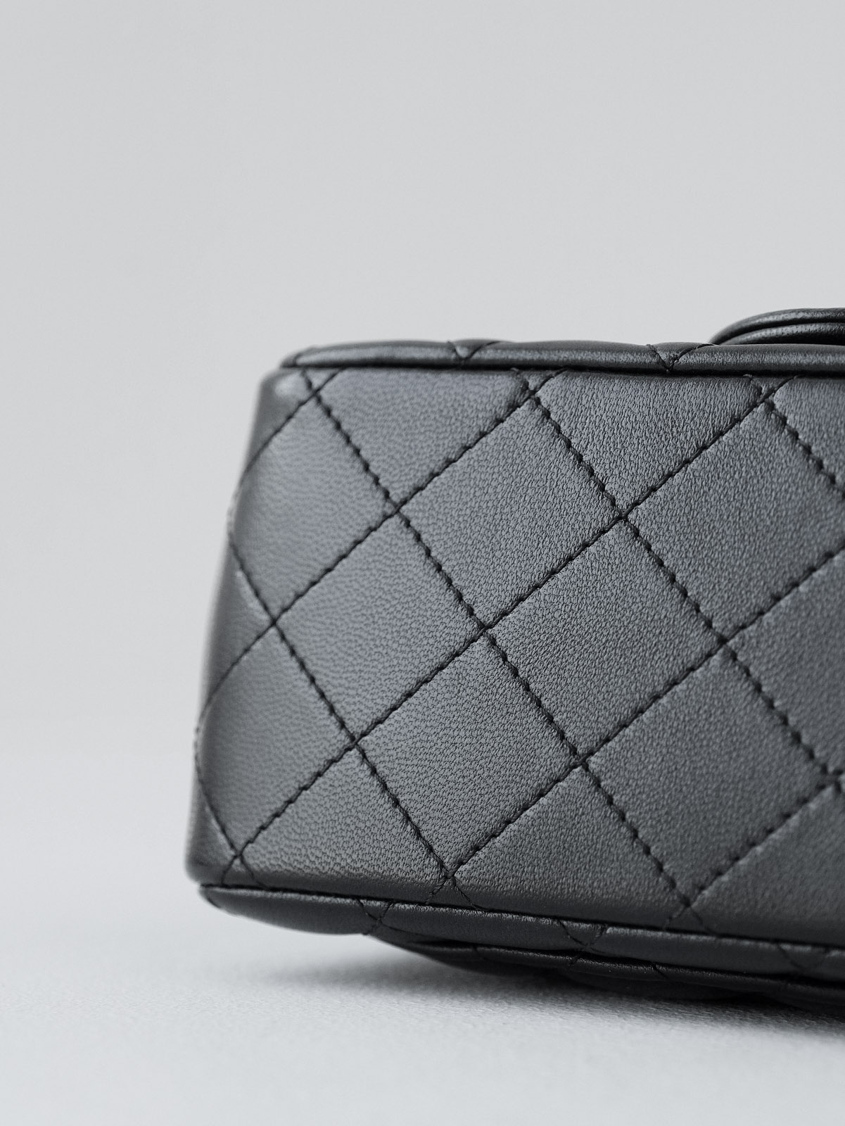 Chanel golden ball square fat man