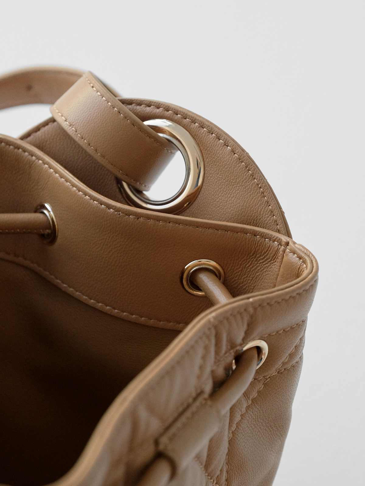 𝗗*𝗢𝗥 𝗗-𝗠𝗢𝗧𝗜𝗢𝗡 Small milk tea color