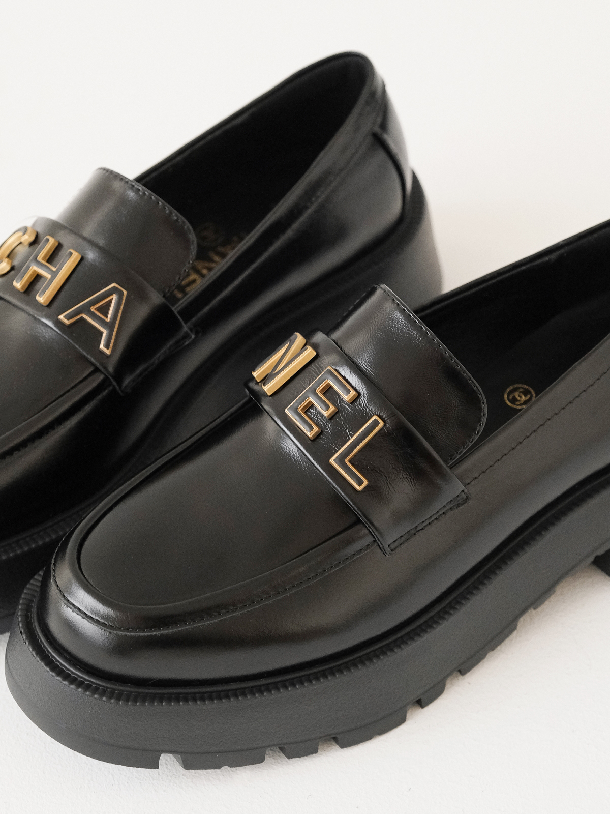 Xiaoxiang loafers