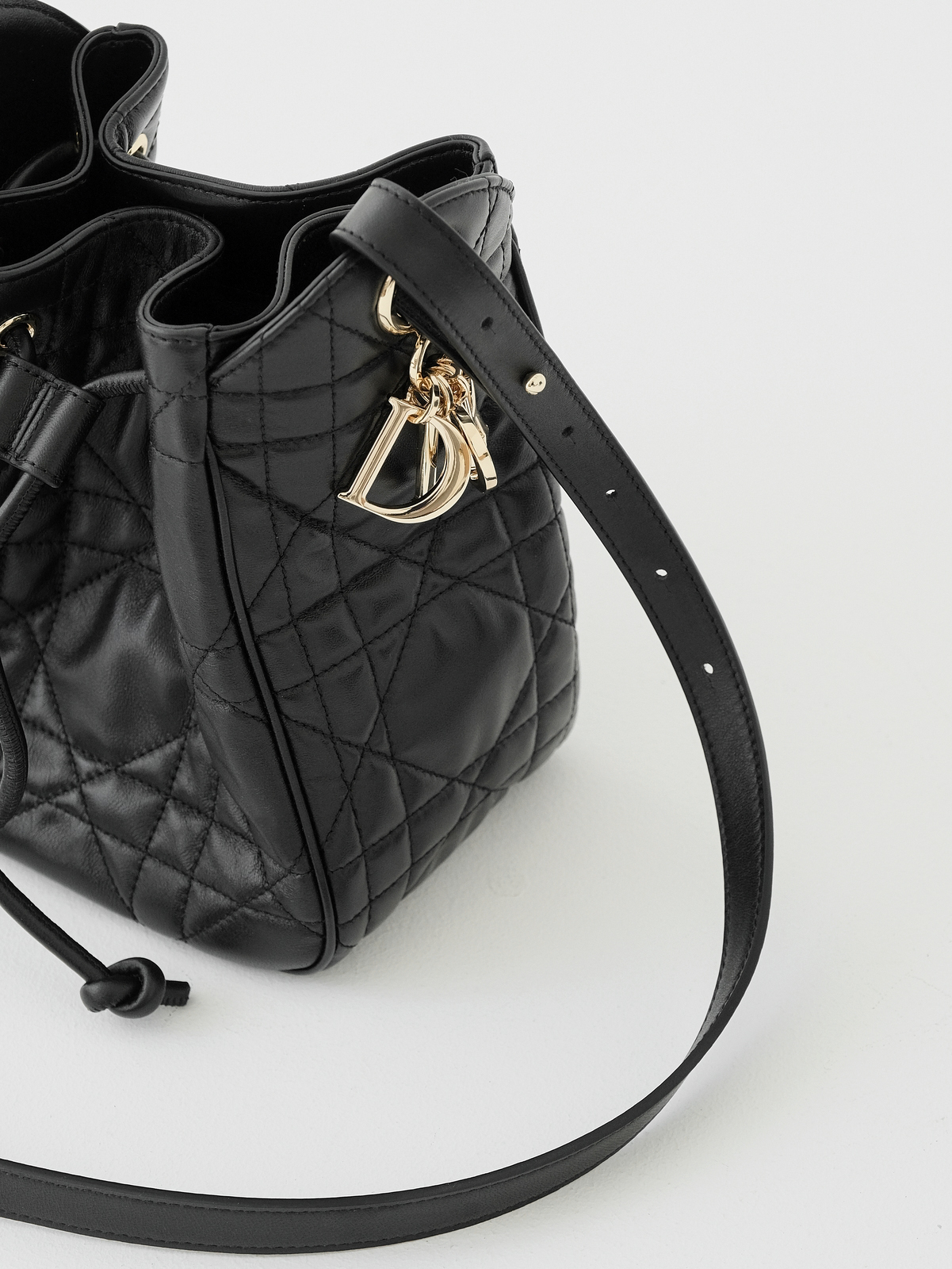 𝗗*𝗢𝗥 𝗗-𝗠𝗢𝗧𝗜𝗢𝗡  Black