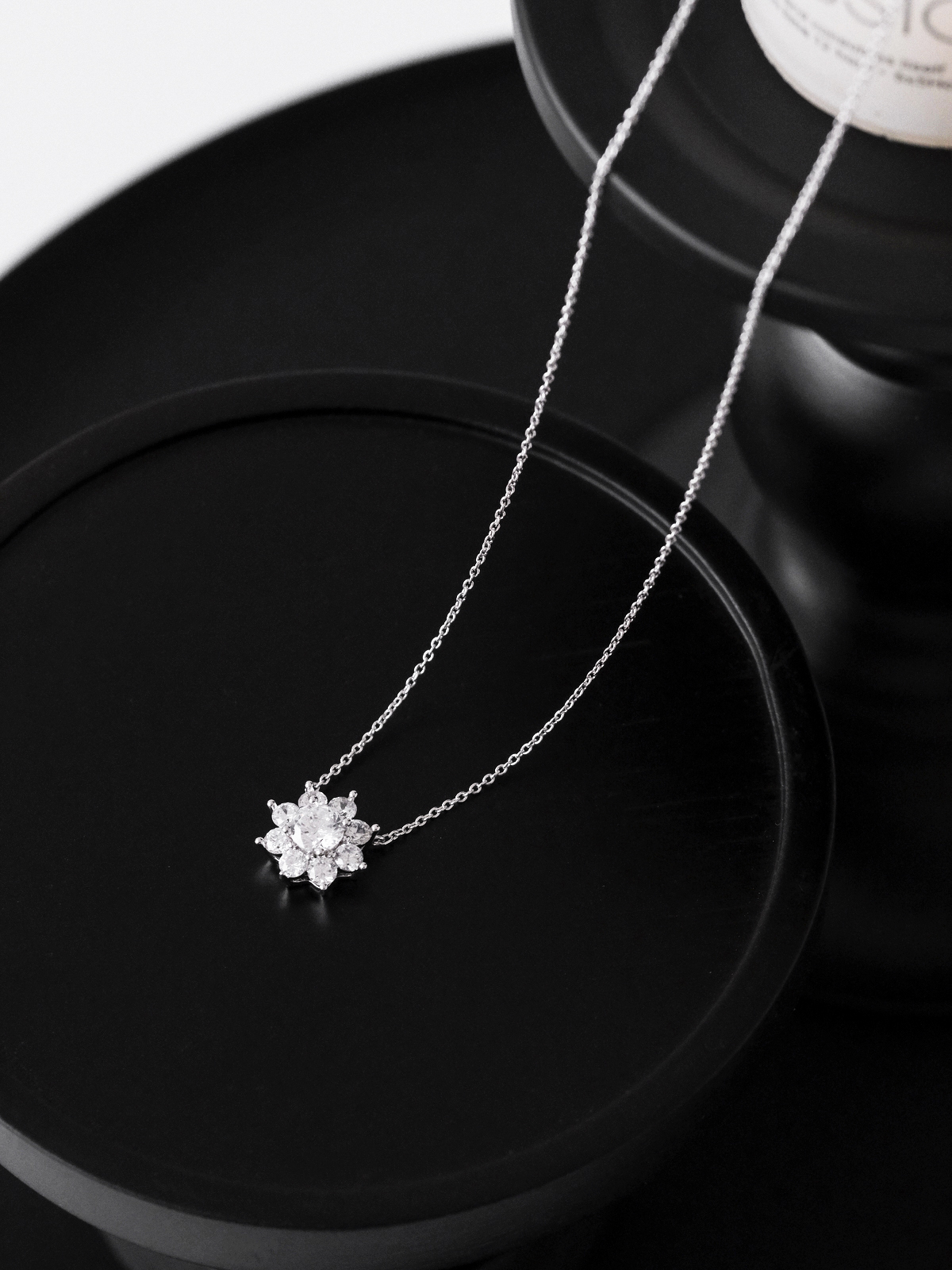 HARRY  WINSTON  Sunflower necklace