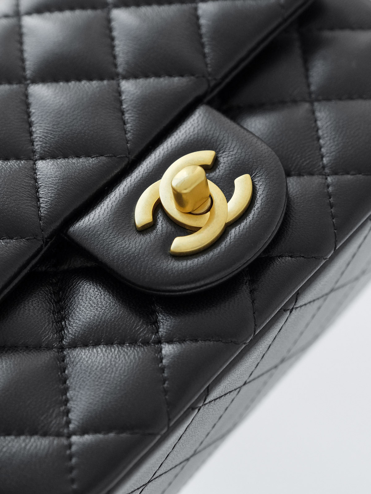 Chanel golden ball square fat man