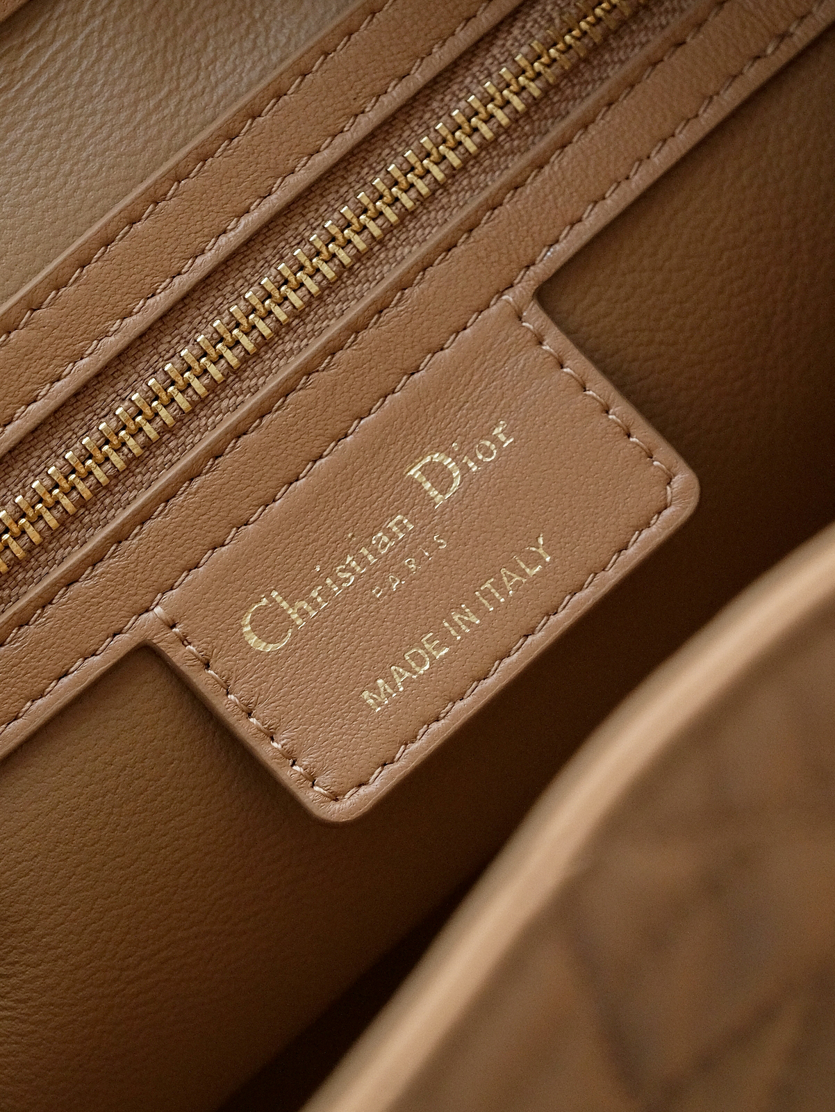 𝗗*𝗢𝗥 𝗗-𝗠𝗢𝗧𝗜𝗢𝗡 Small milk tea color