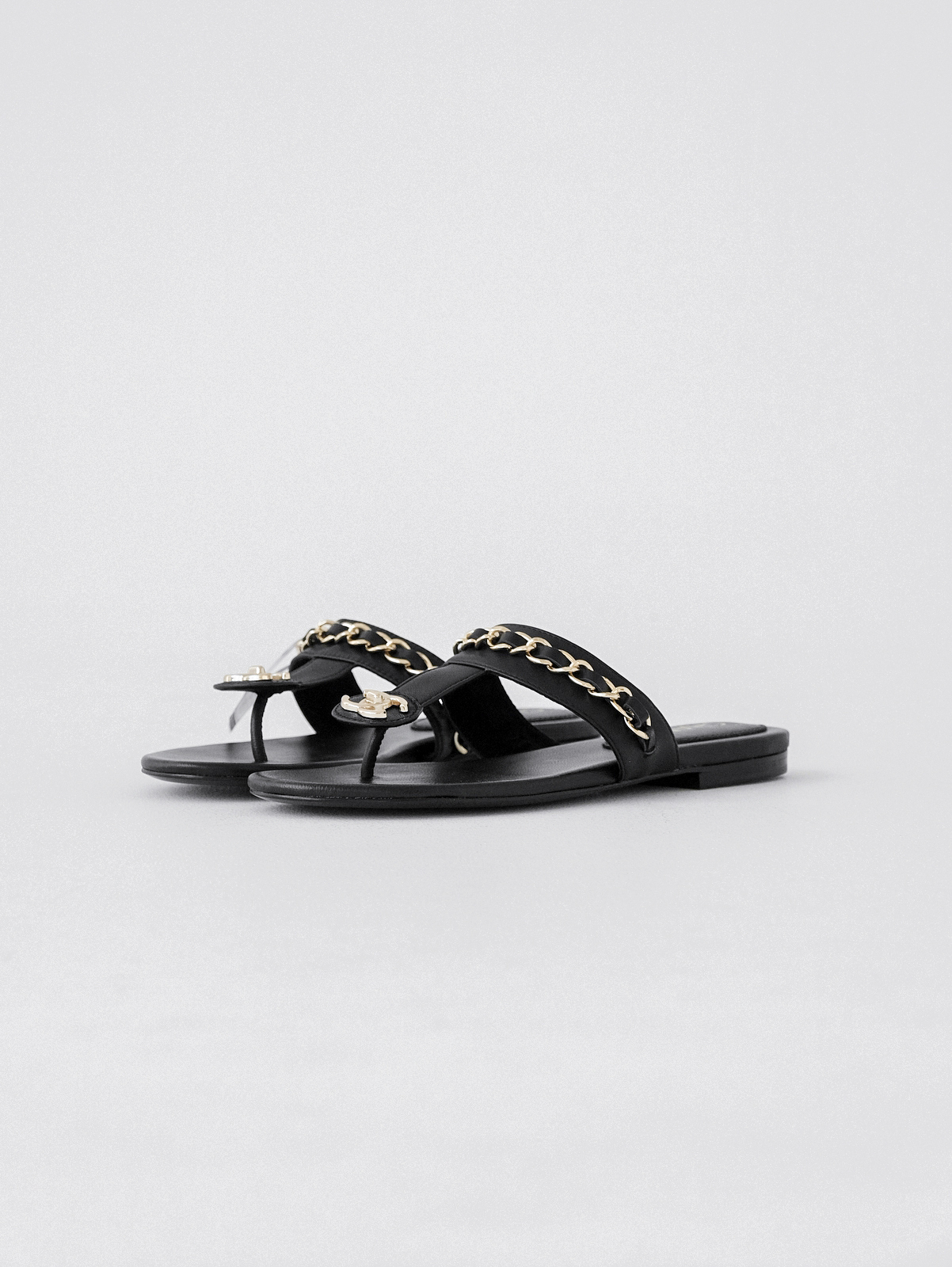 Chanel  Black gold chain flip-flops