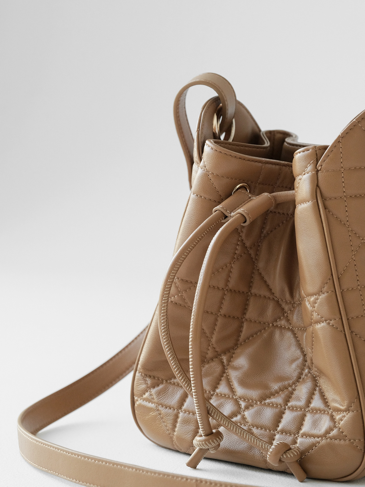 𝗗*𝗢𝗥 𝗗-𝗠𝗢𝗧𝗜𝗢𝗡 Small milk tea color