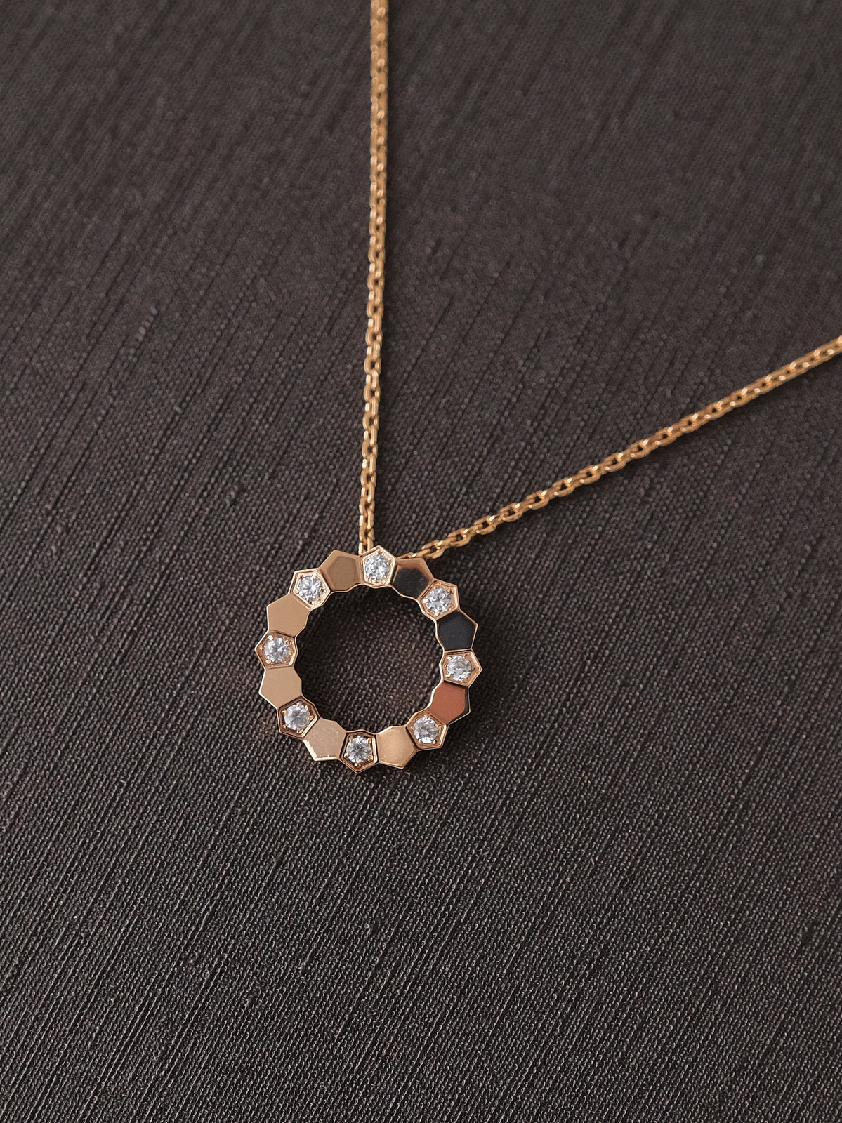 Ring pendant necklace