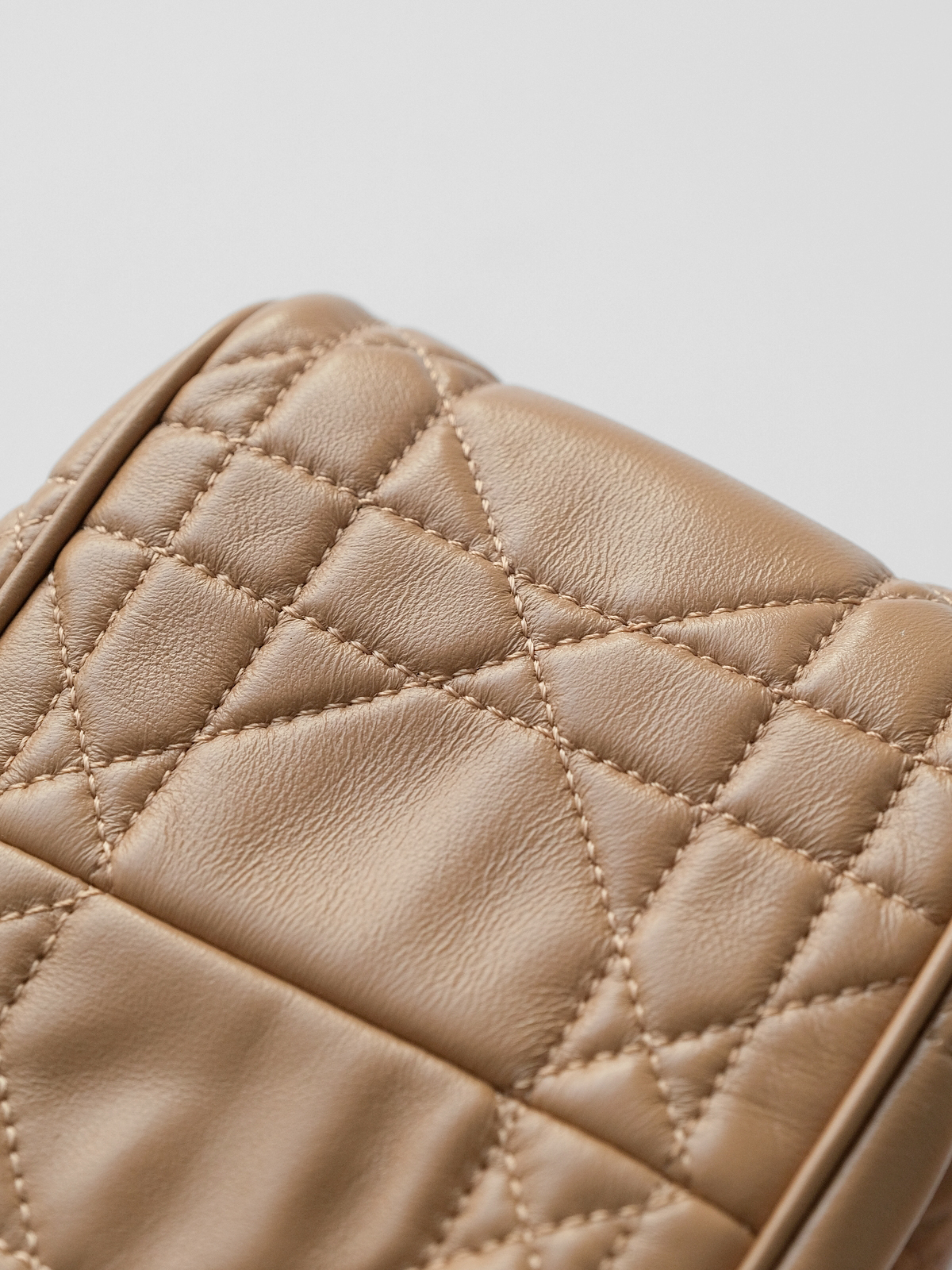 𝗗*𝗢𝗥 𝗗-𝗠𝗢𝗧𝗜𝗢𝗡 Small milk tea color