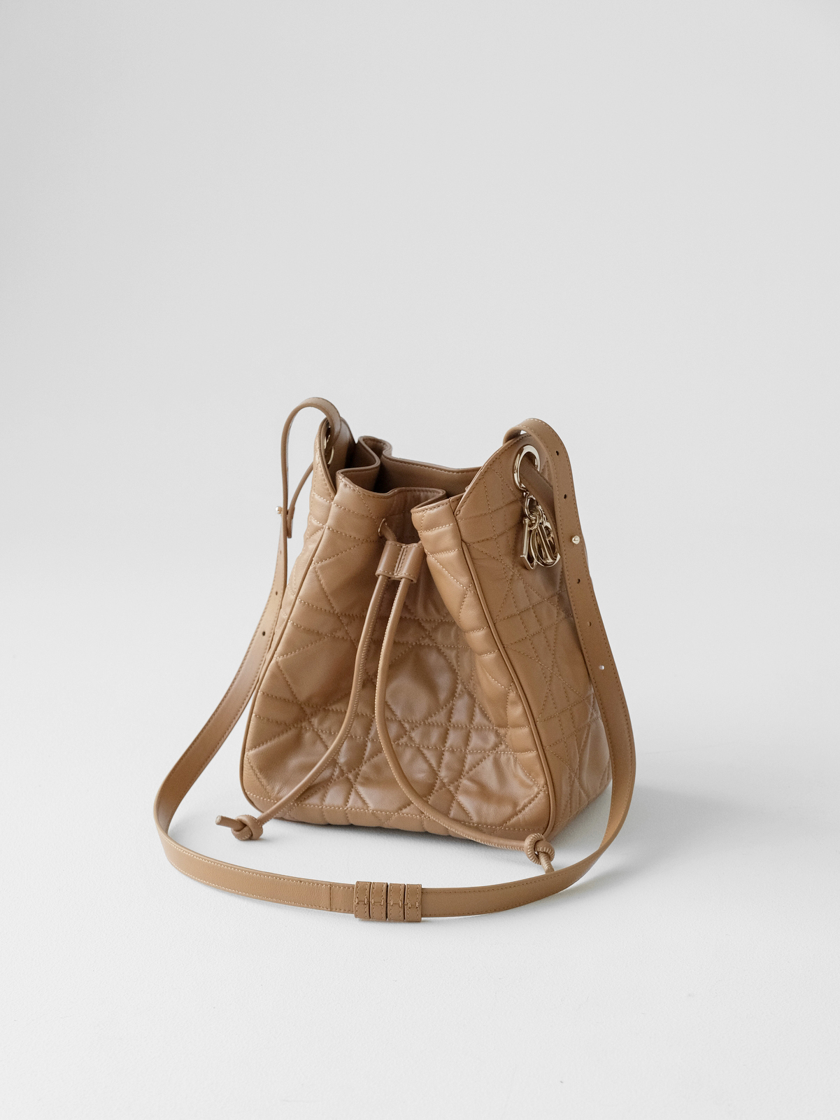 𝗗*𝗢𝗥 𝗗-𝗠𝗢𝗧𝗜𝗢𝗡 Small milk tea color