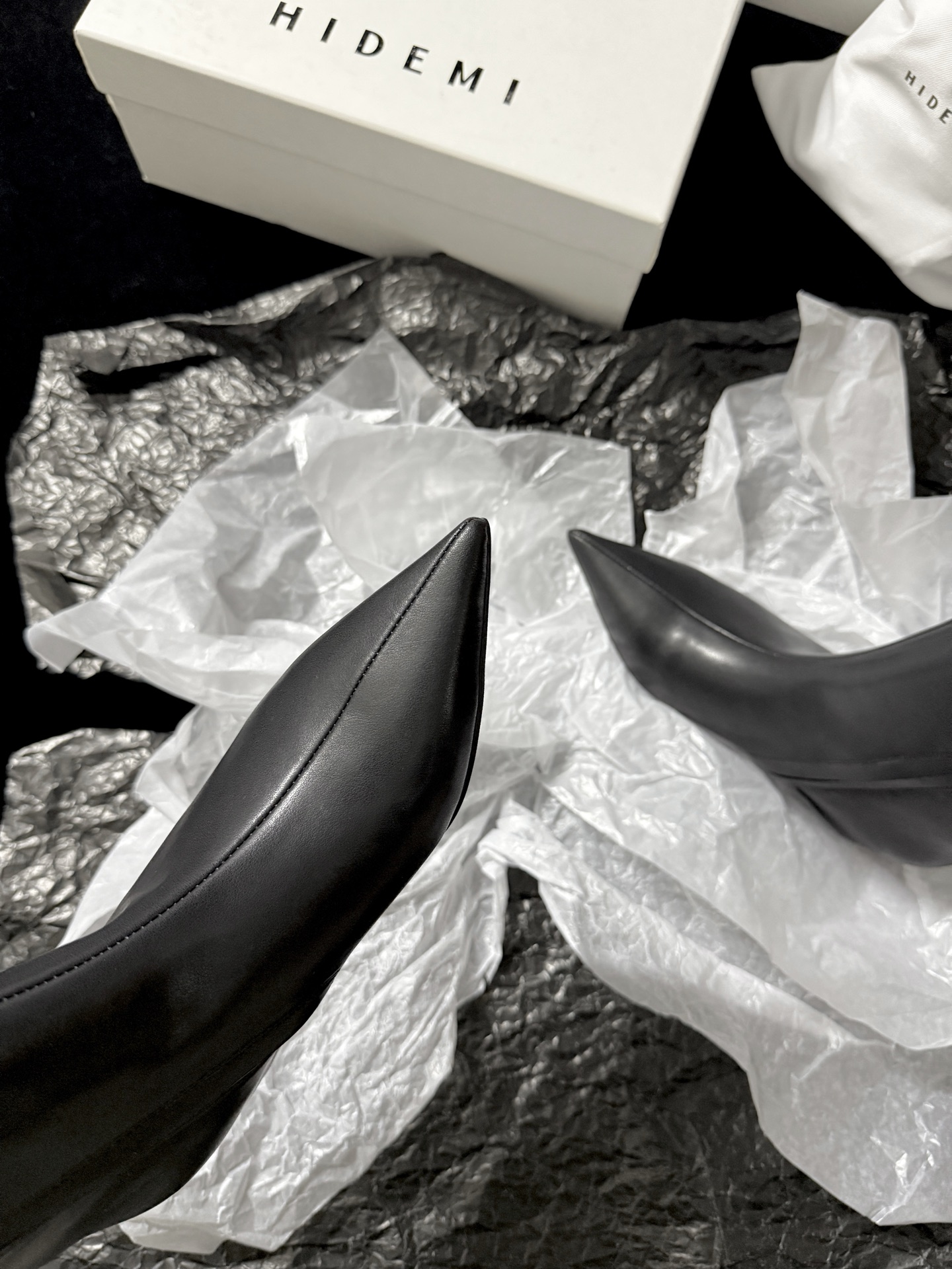 HIDEMPointed Toe Ankle Boots*