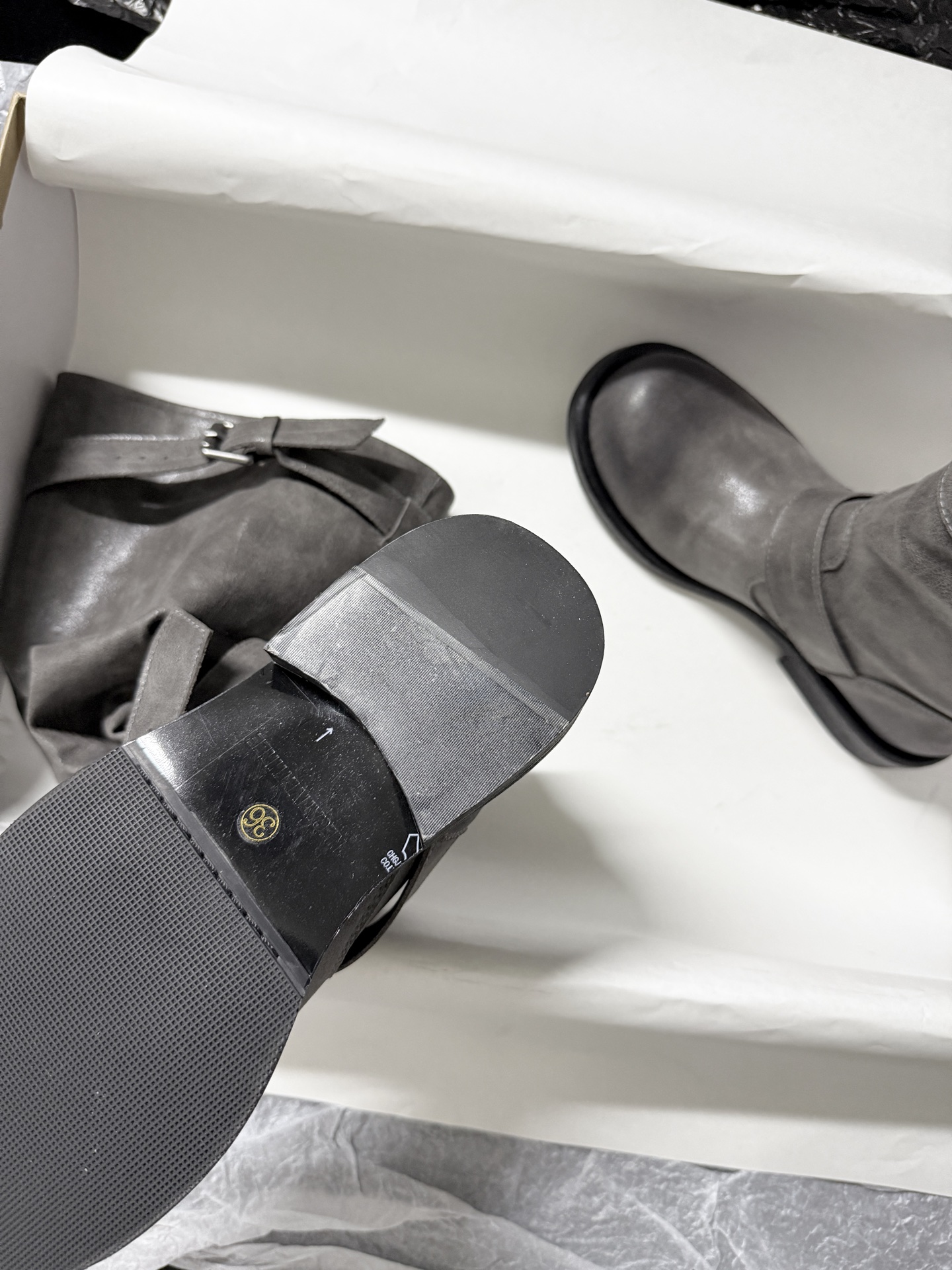 NEGATIVE THRE Retro Distressed Leather Boots