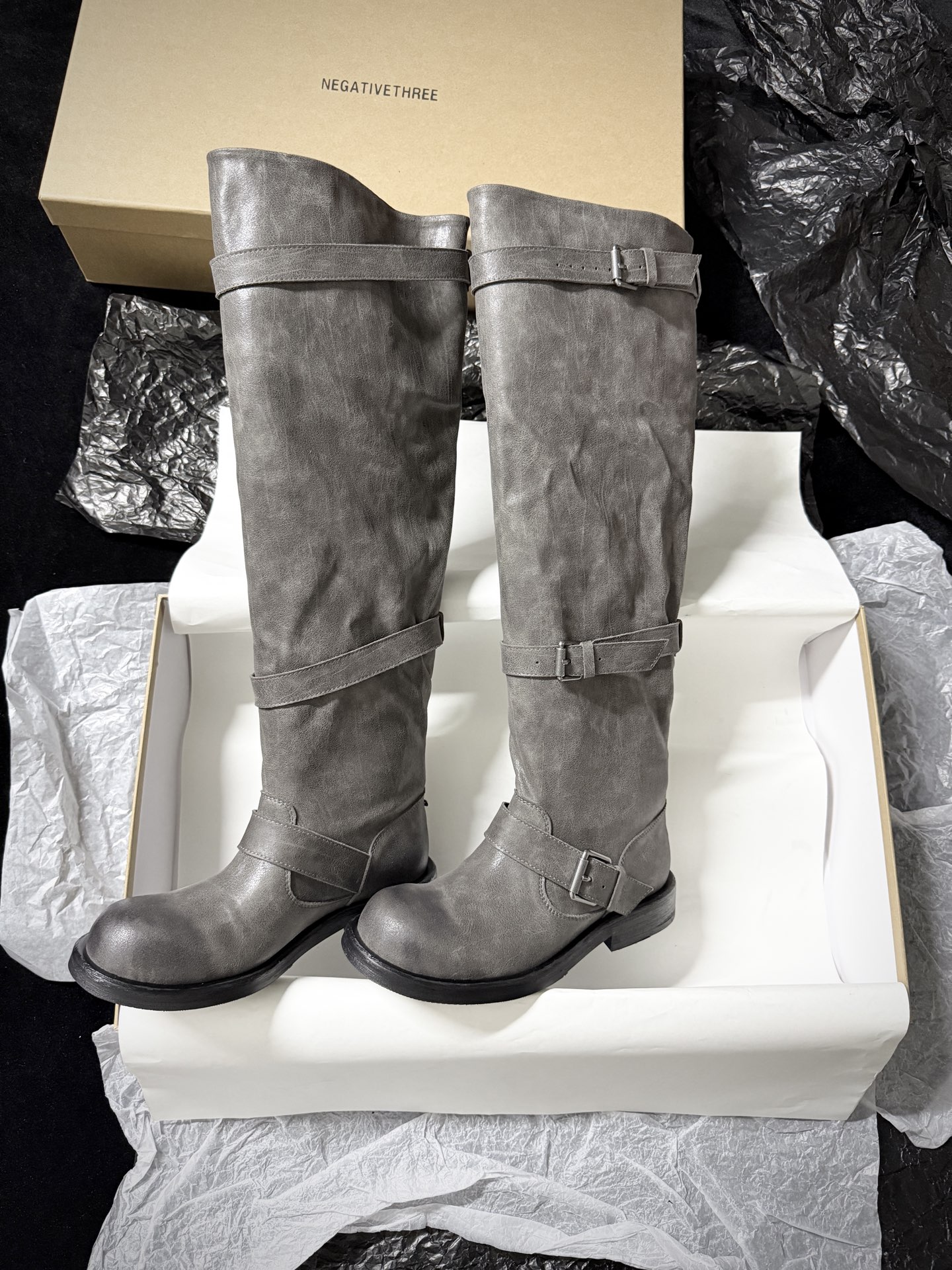 NEGATIVE THRE Retro Distressed Leather Boots