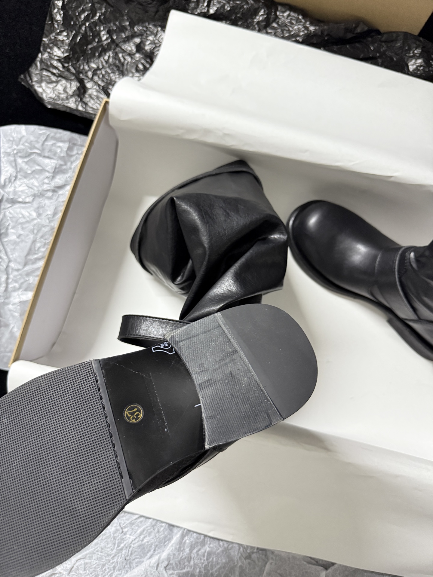 NEGATIVE THRE Retro Distressed Leather Boots