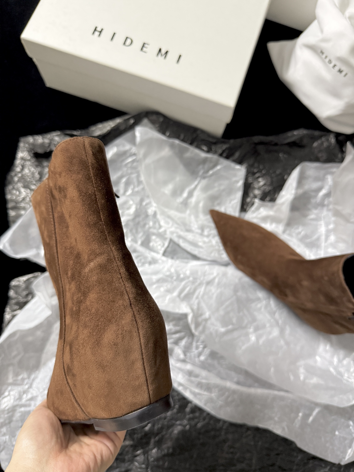 HIDEMPointed Toe Ankle Boots*