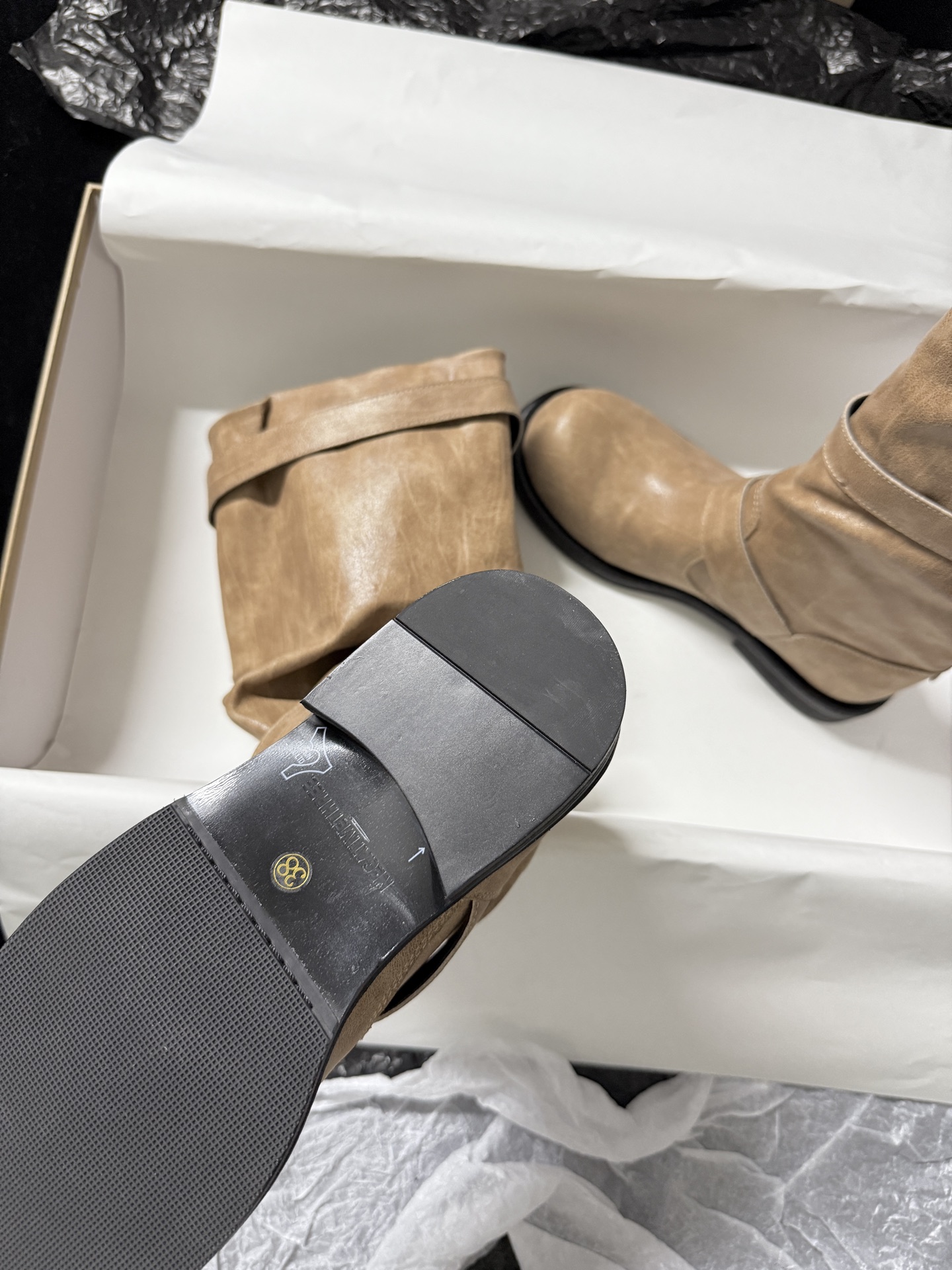 NEGATIVE THRE Retro Distressed Leather Boots