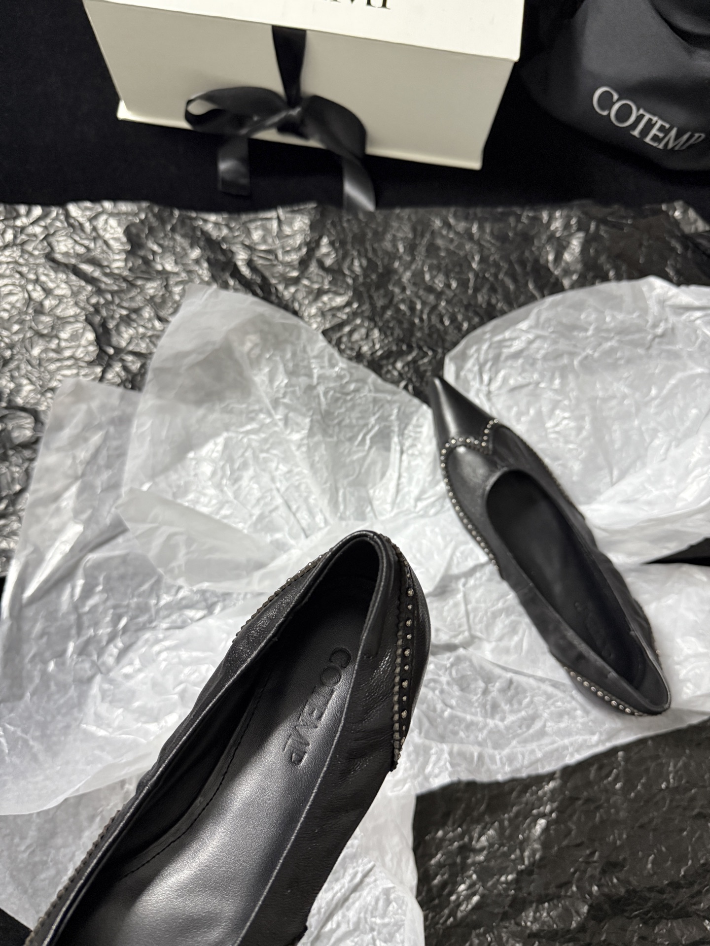 COTEMDistressed Leather Pointed-Toe Shoes*